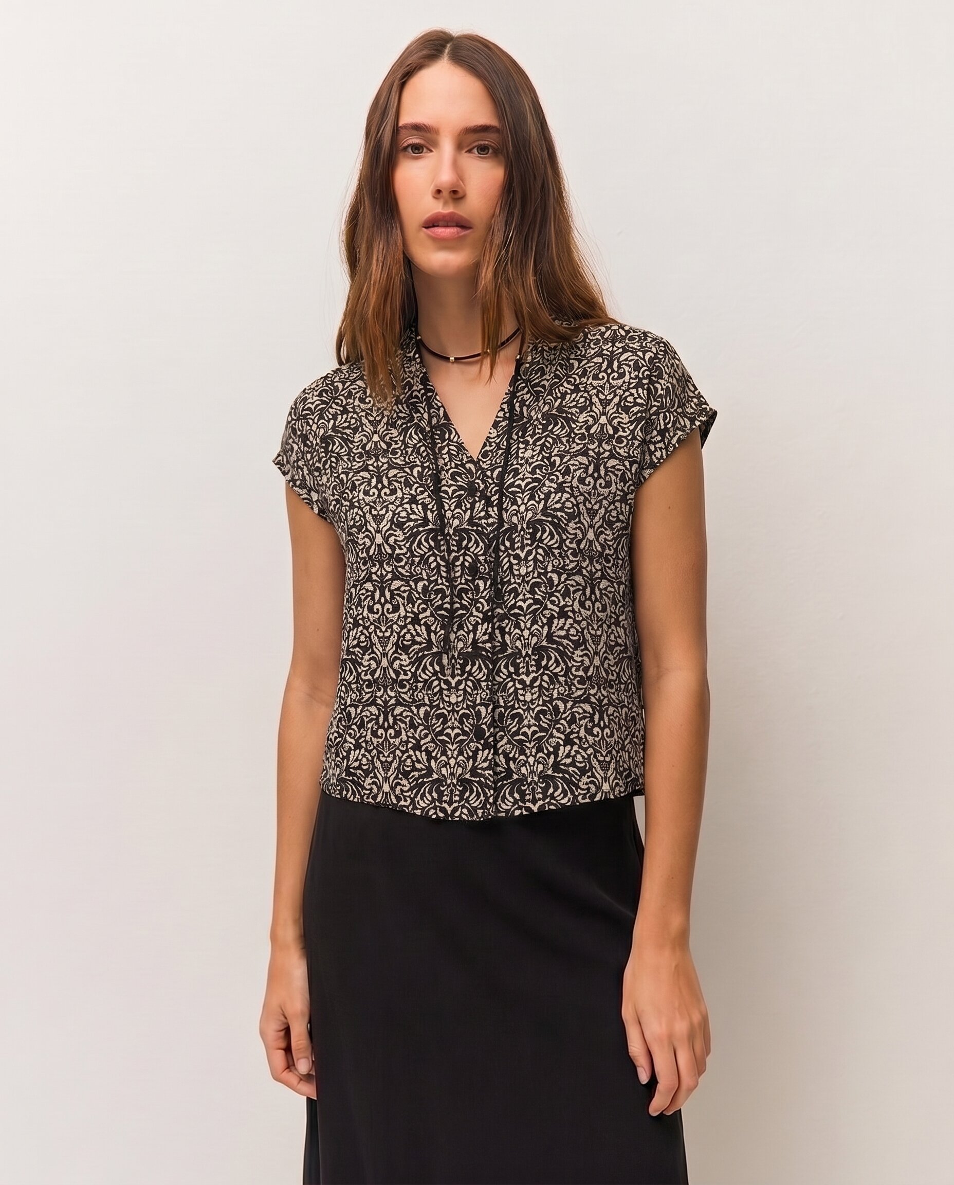 Camisa com Estampado Étnico e Gola À Padre Preto-2