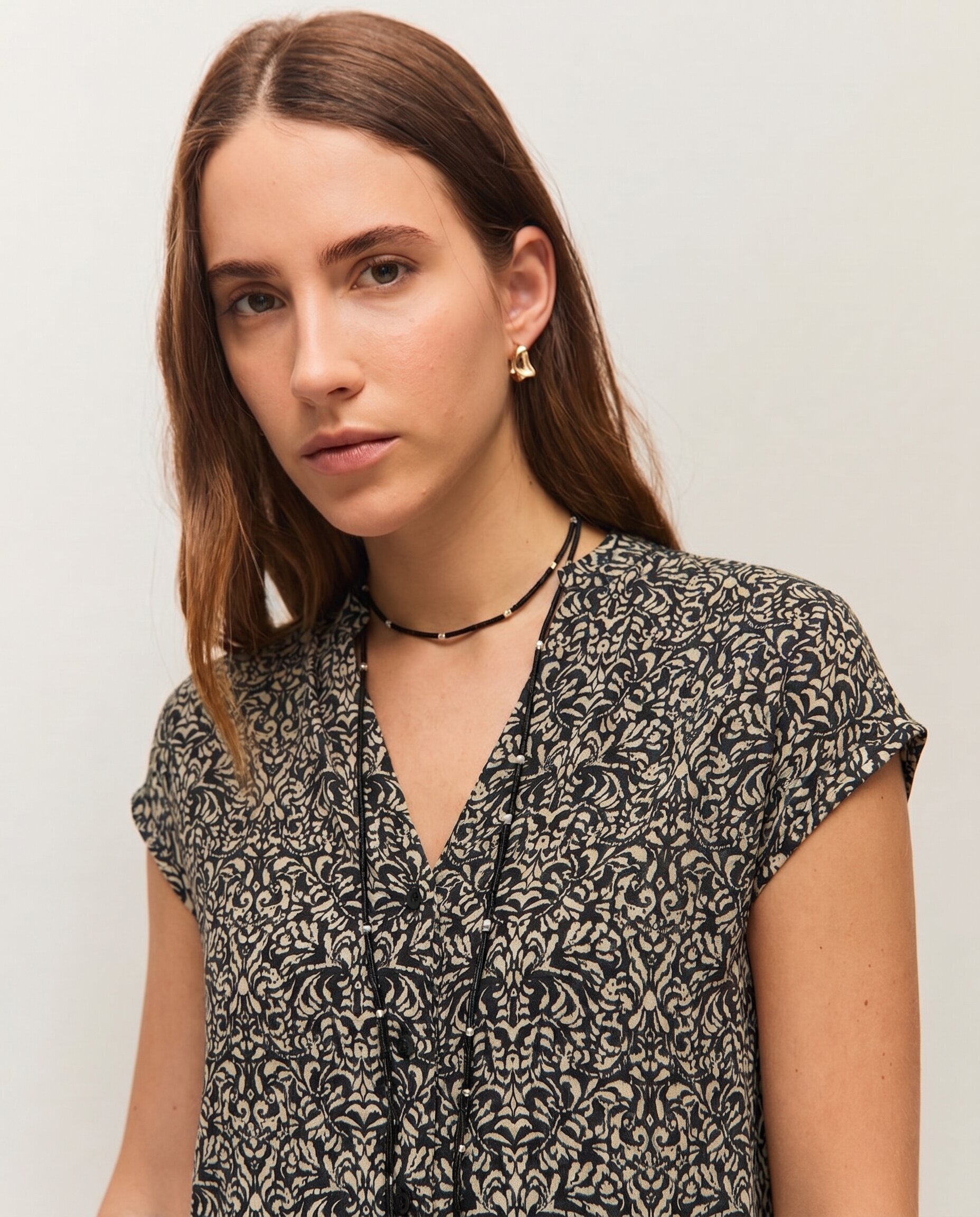 Camisa com Estampado Étnico e Gola À Padre Preto-4