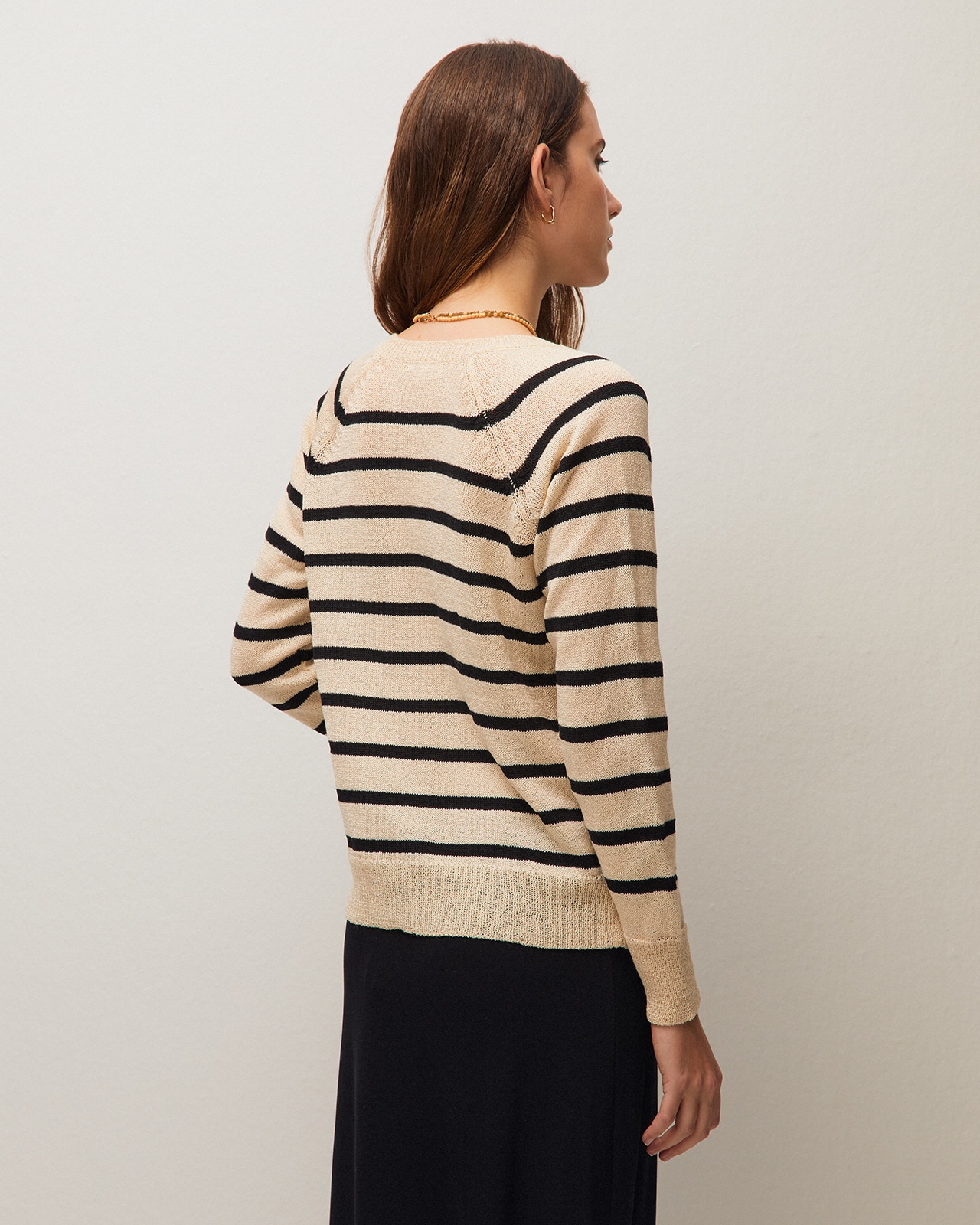 Camisola Às Riscas e Decote em V Preto-3