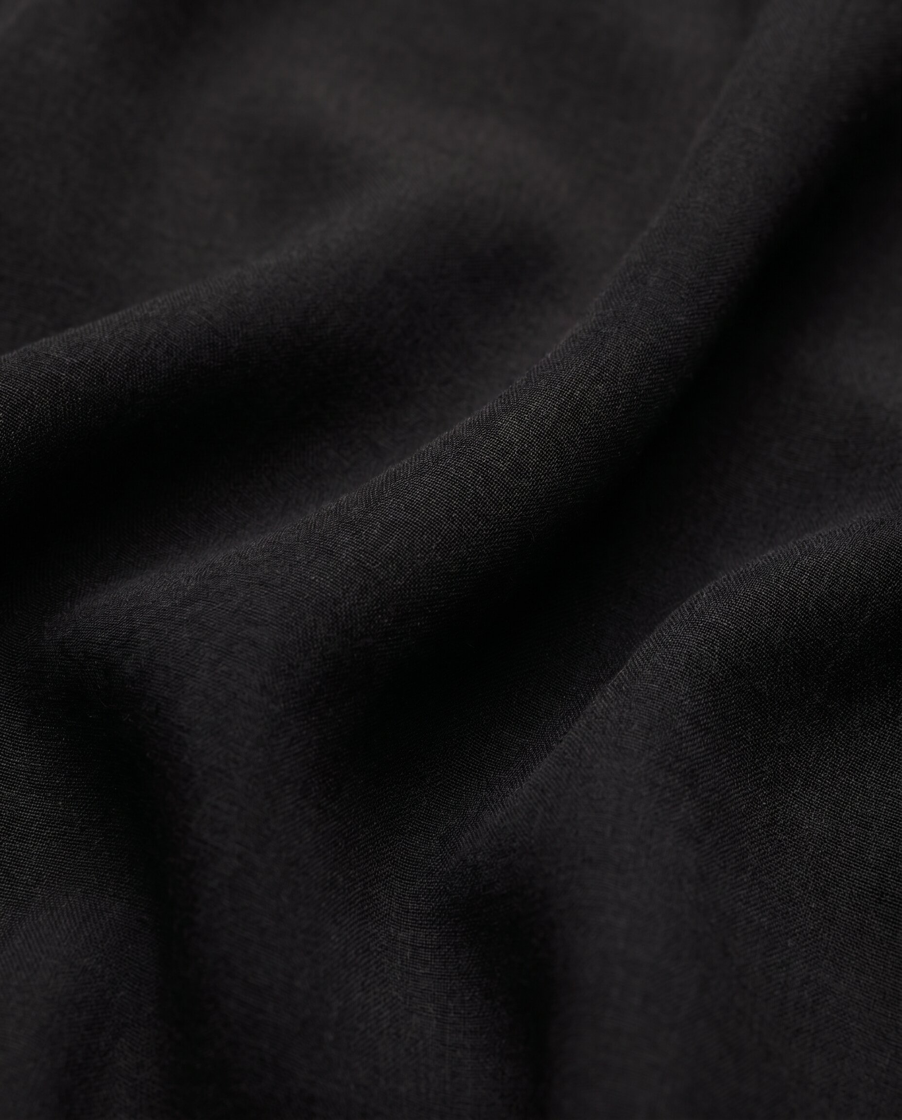 Saia Comprida Fluida com o Fecho Zip Invisível na Lateral Preto-5