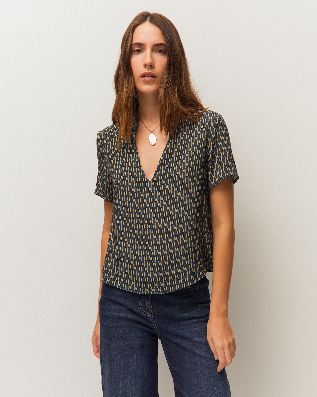 Camisa em Gola À Padre com Estampado Geométrico Índigo-2