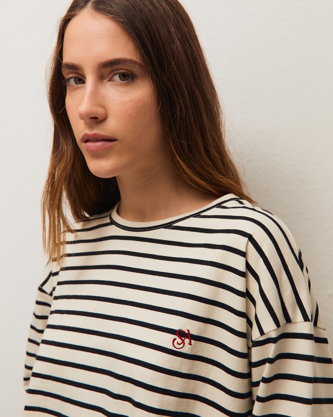 T-shirt Oversize com Decote Redondo e Manga Comprida Preto-4