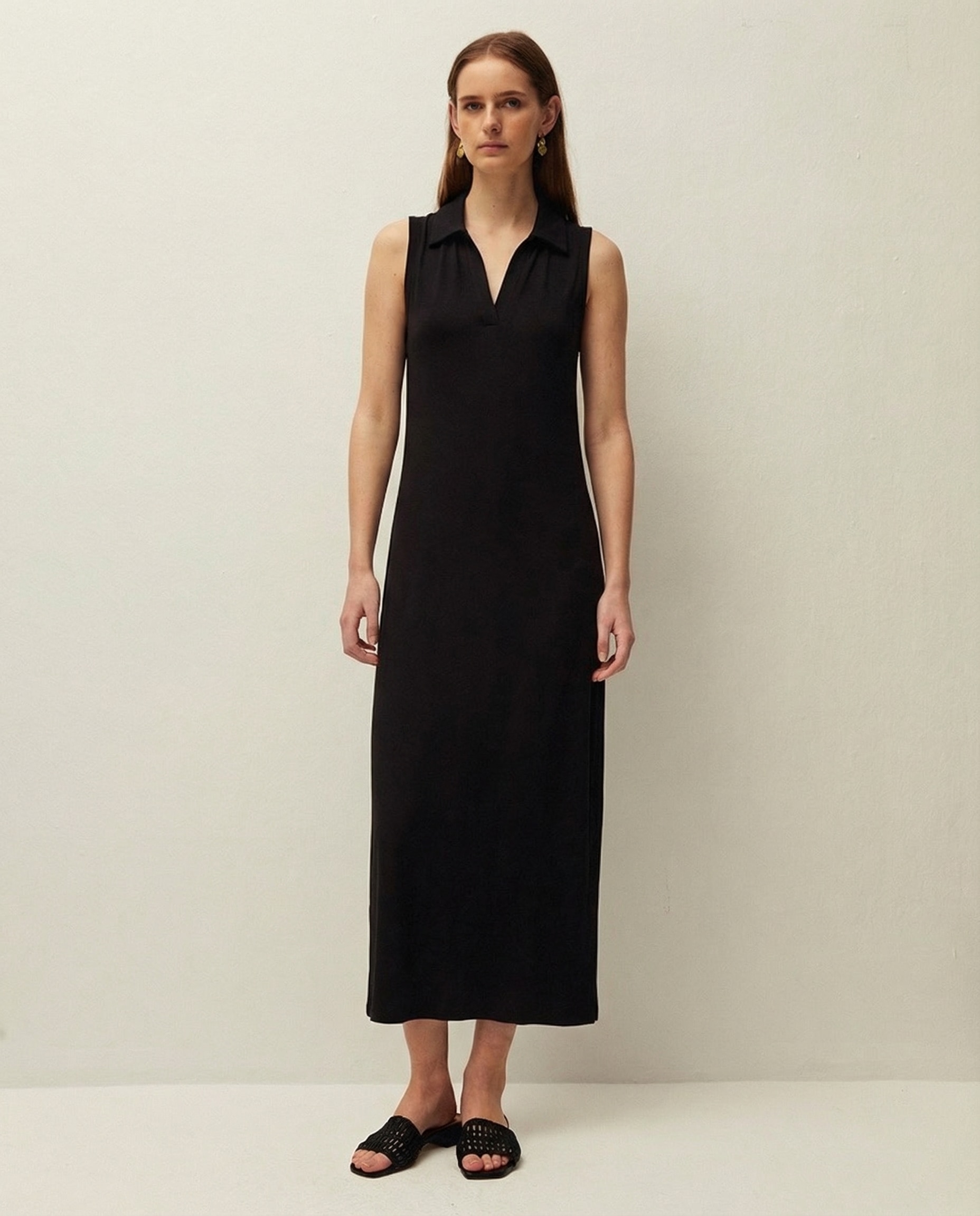 Imagem 0 de Vestido Midi Liso com Gola Polo