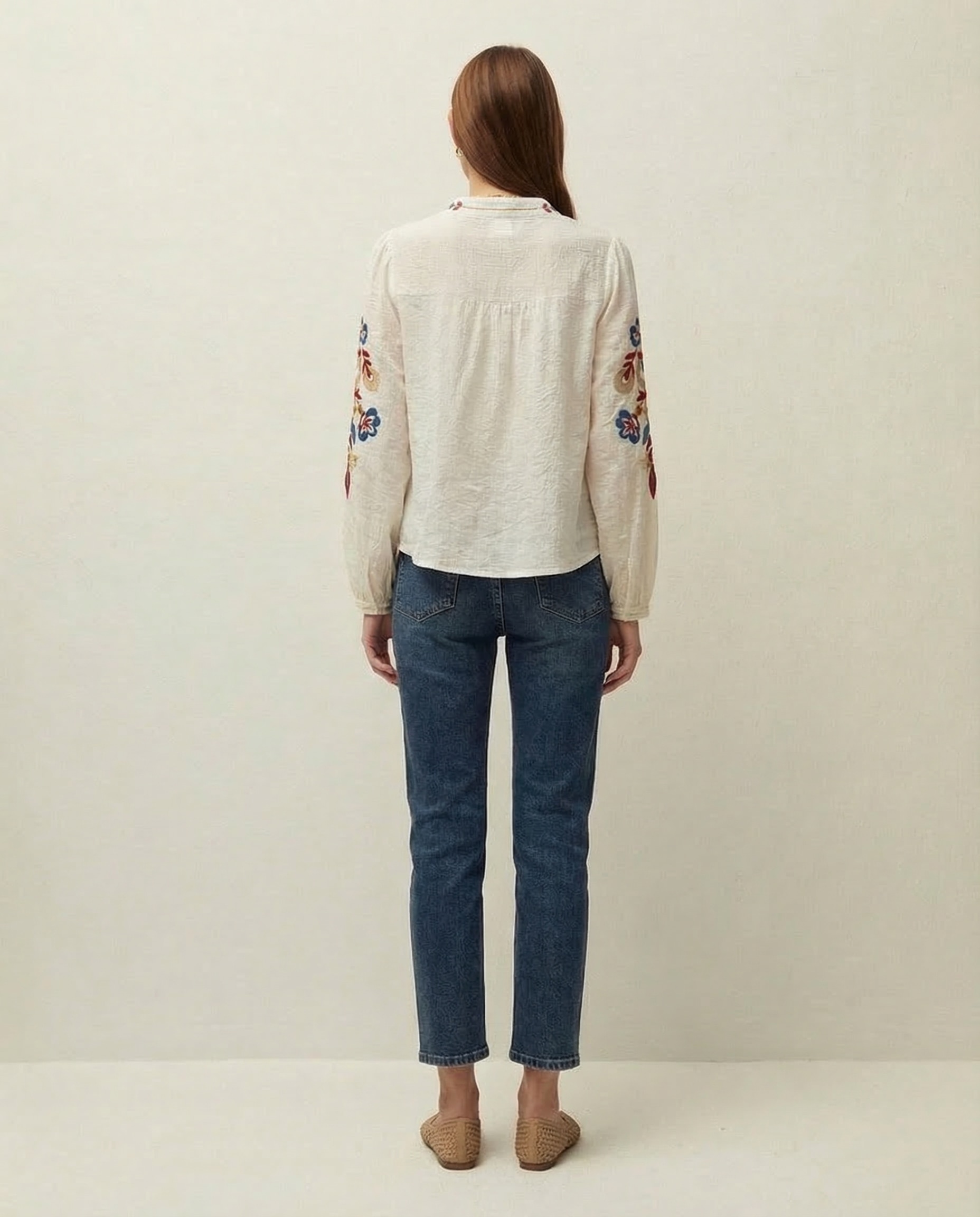 Camisa Bordada com Gola À Padre Branco-2