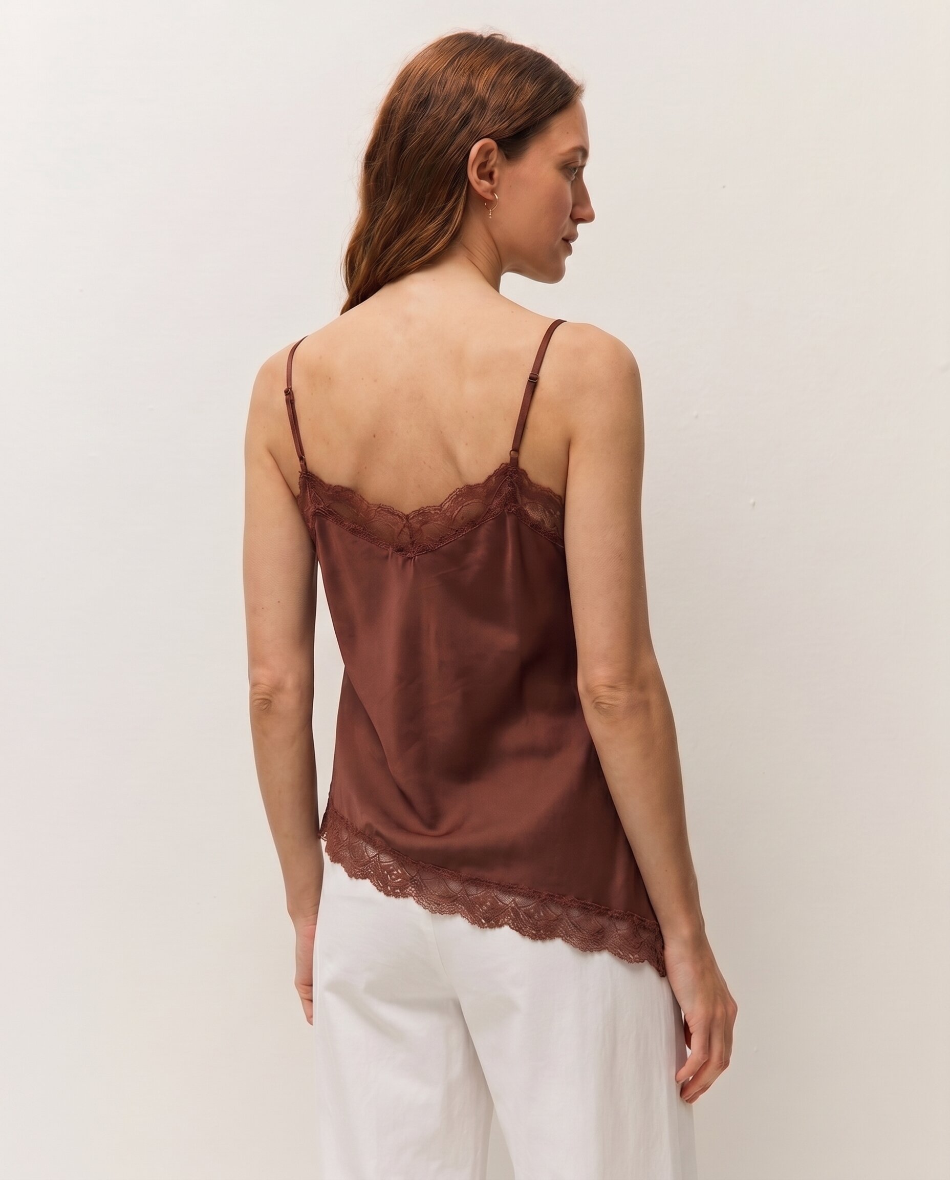 Top Assimétrico Lace com Detalhes de Renda no Decote Castanho-2