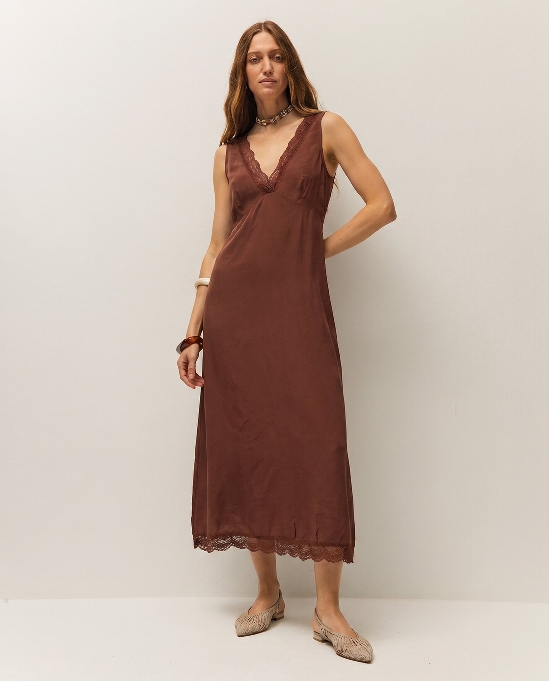 Imagem 0 de Vestido Midi Lace com Detalhes de Renda no Decote