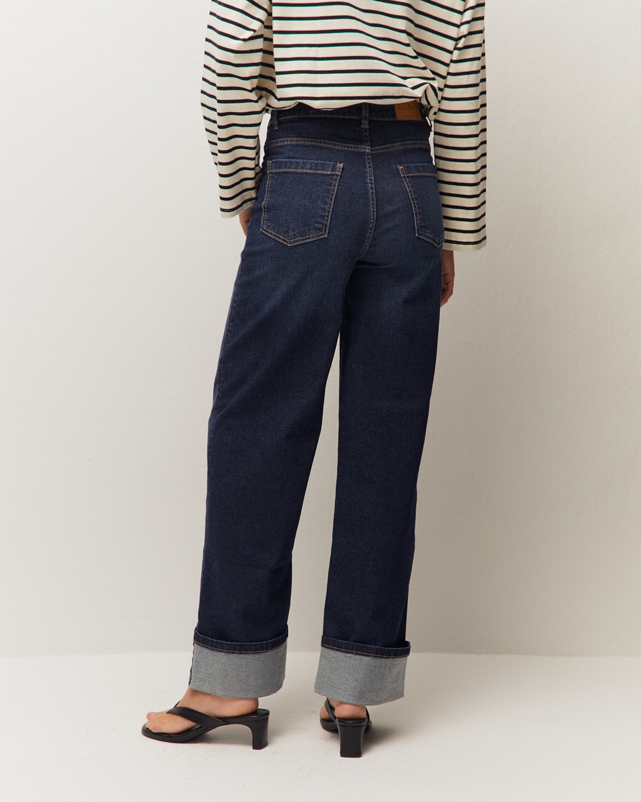 Calças Jeans com Detalhe de Dobra na Bainha Azul-índigo-3