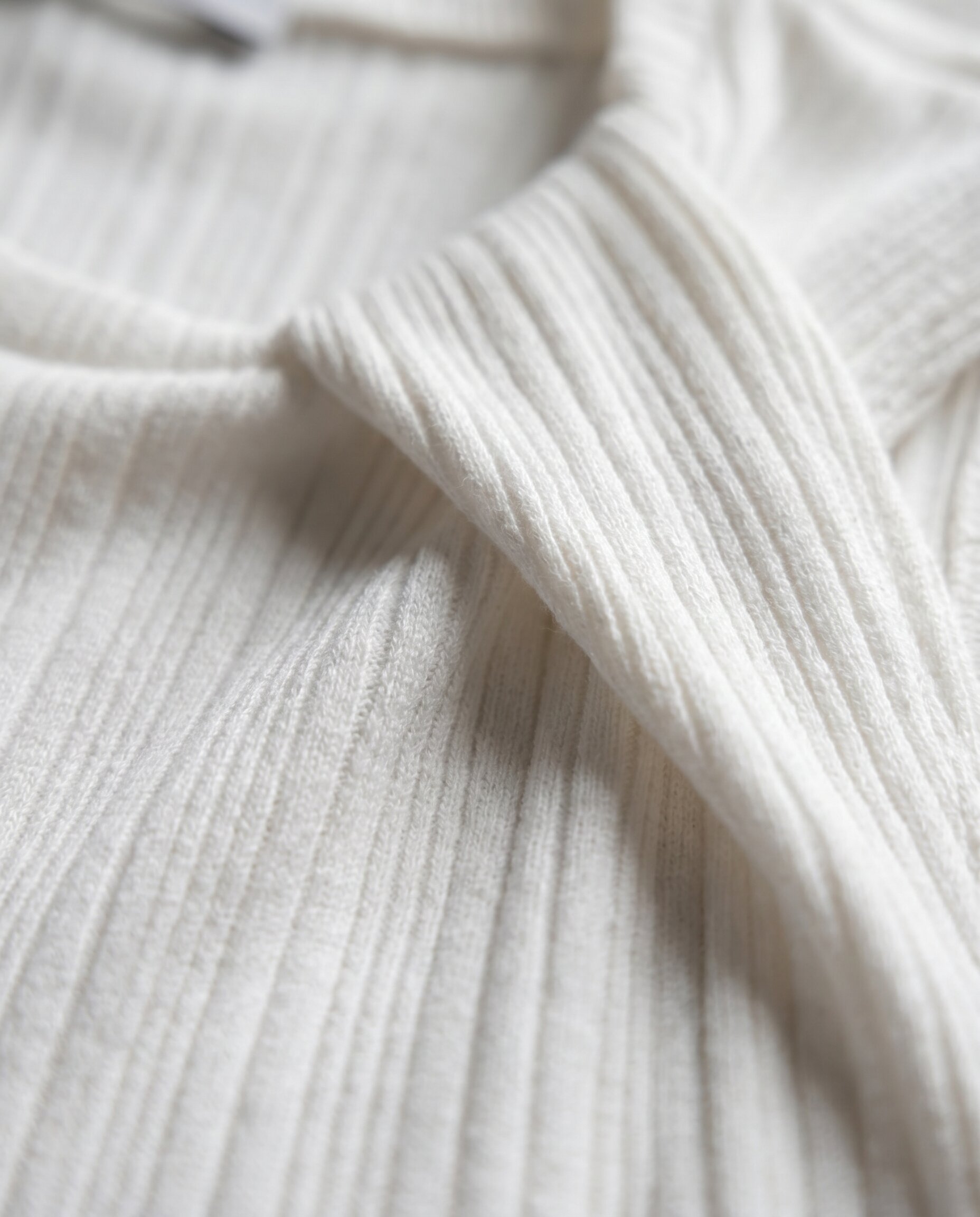 T-shirt com Decote Redondo e Detalhe de Nó Branco-5