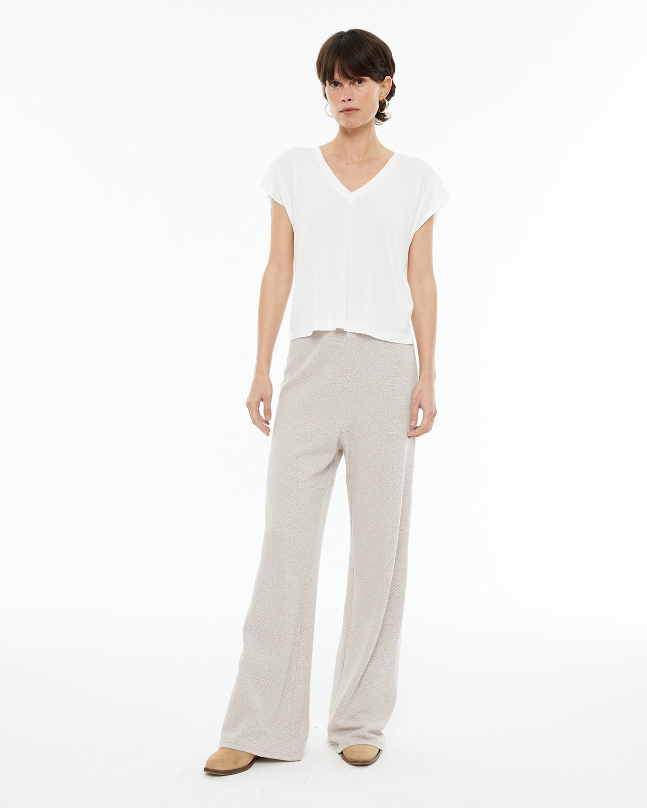T-shirt Fluida Oversize com Gola em V e Manga Curta Cru-3
