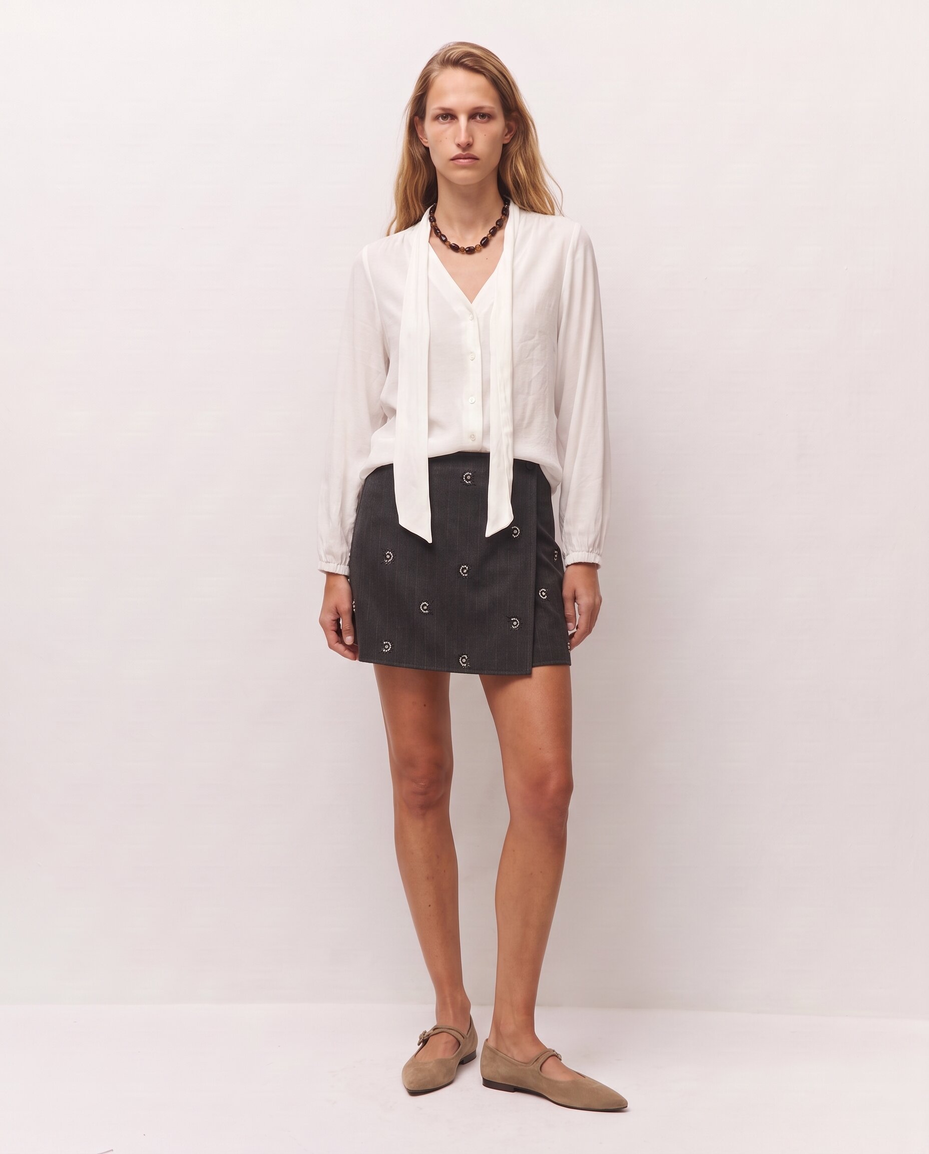 Camisa com Laço na Gola e Punhos com Elástico Branco-3