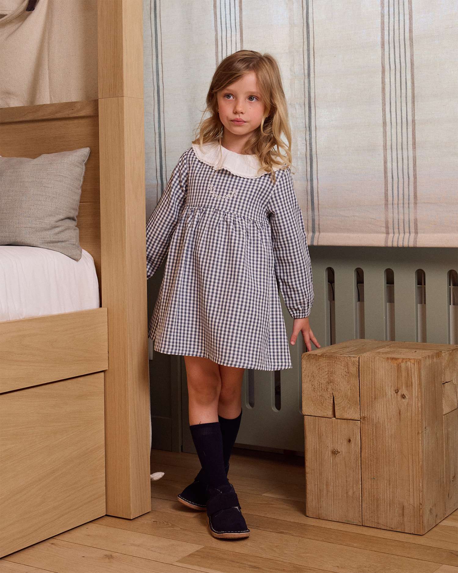 Vestido Infantil Aos Quadrados Vichy com Gola Folho Azul-3