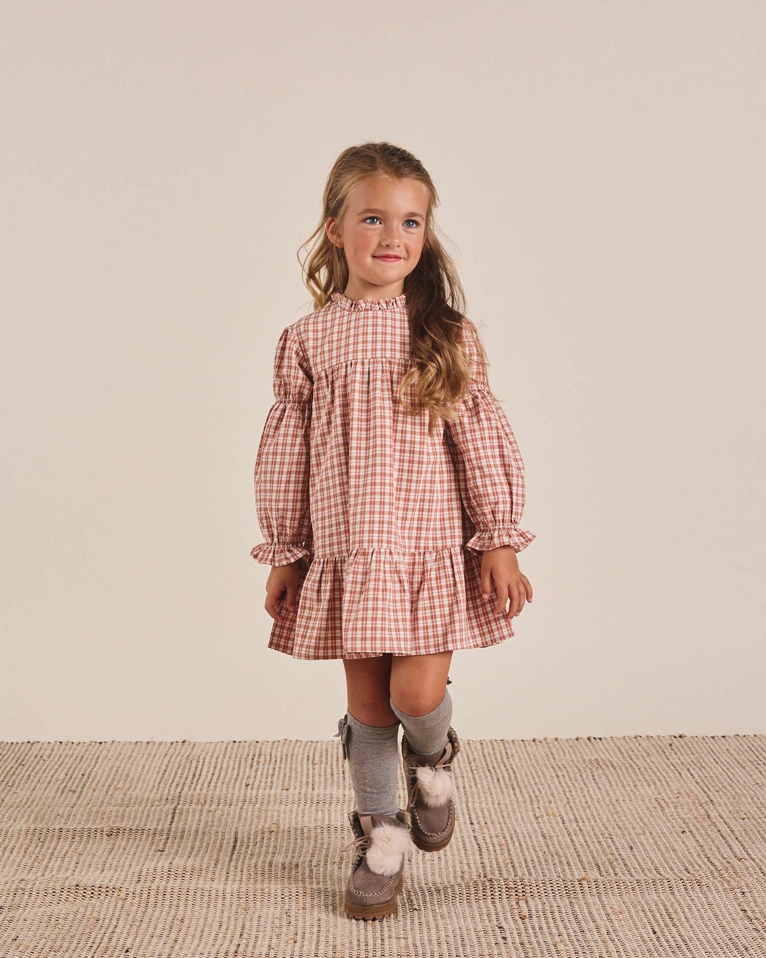Vestido Infantil Aos Quadrados Bicolor com Manga Comprida Abalonada Rosa-1