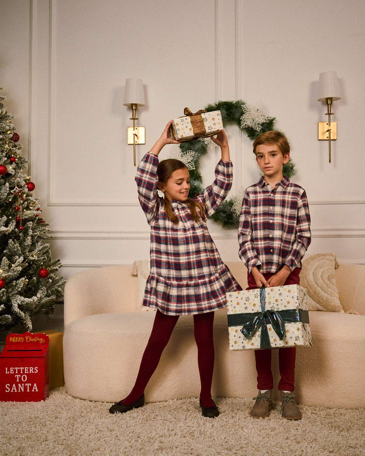 Imagem 0 de Vestido de Flanela Infantil Aos Quadrados Tartã em Azul, Bordeaux e Branco