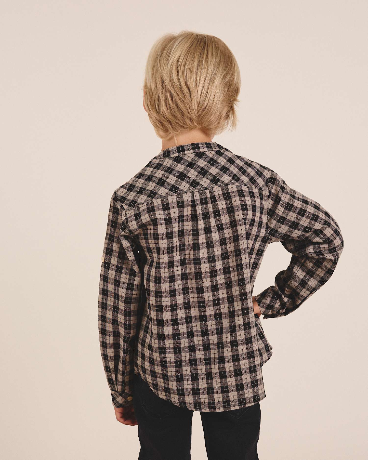 Camisa Aos Quadrados Bicolor com Gola À Padre Preto-2