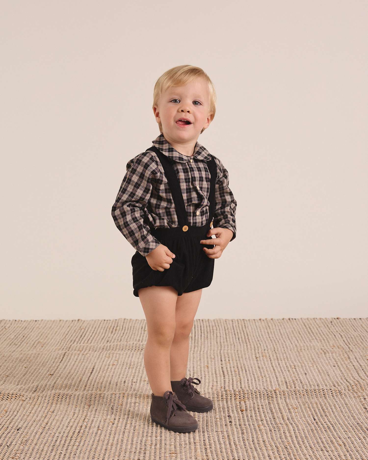 Camisa para Bebé Aos Quadrados Bicolor com Gola À Padre Preto-2