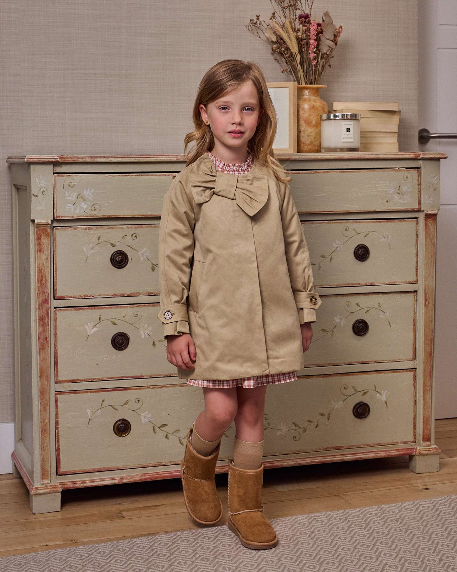 Gabardina Infantil com Laço e Interior de Guatiné Natural-3