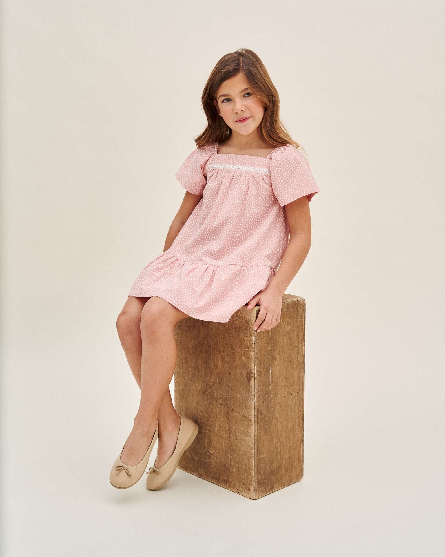 Imagem 0 de Vestido Infantil com Bolinhas Irregulares e Manga Curta Abalonada