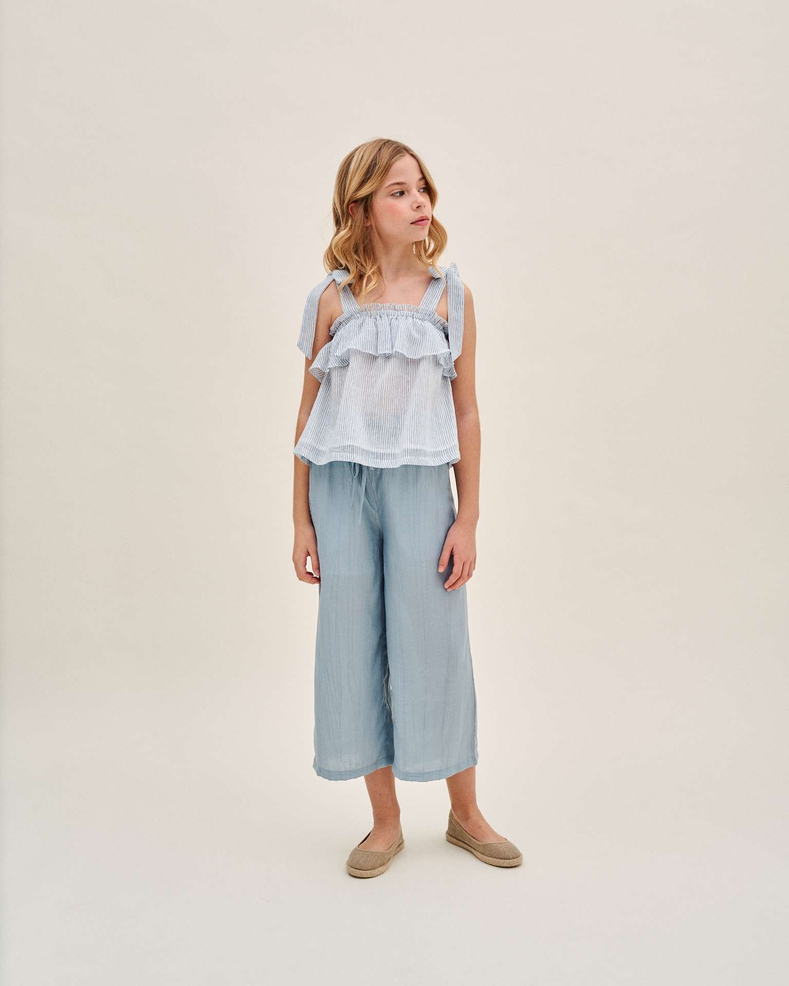 Blusa Infantil de Alças com Riscas Pastel Branco-1