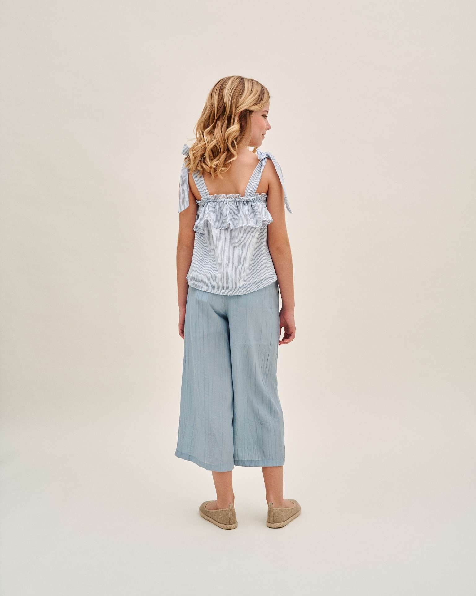 Blusa Infantil de Alças com Riscas Pastel Branco-2