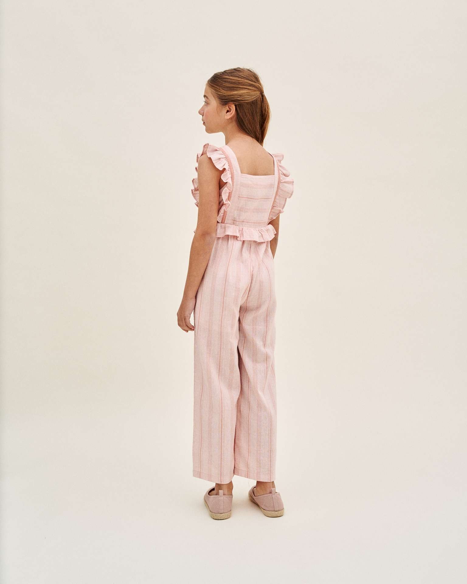 Macacão Infantil Às Riscas com Folhos Rosa-claro-2