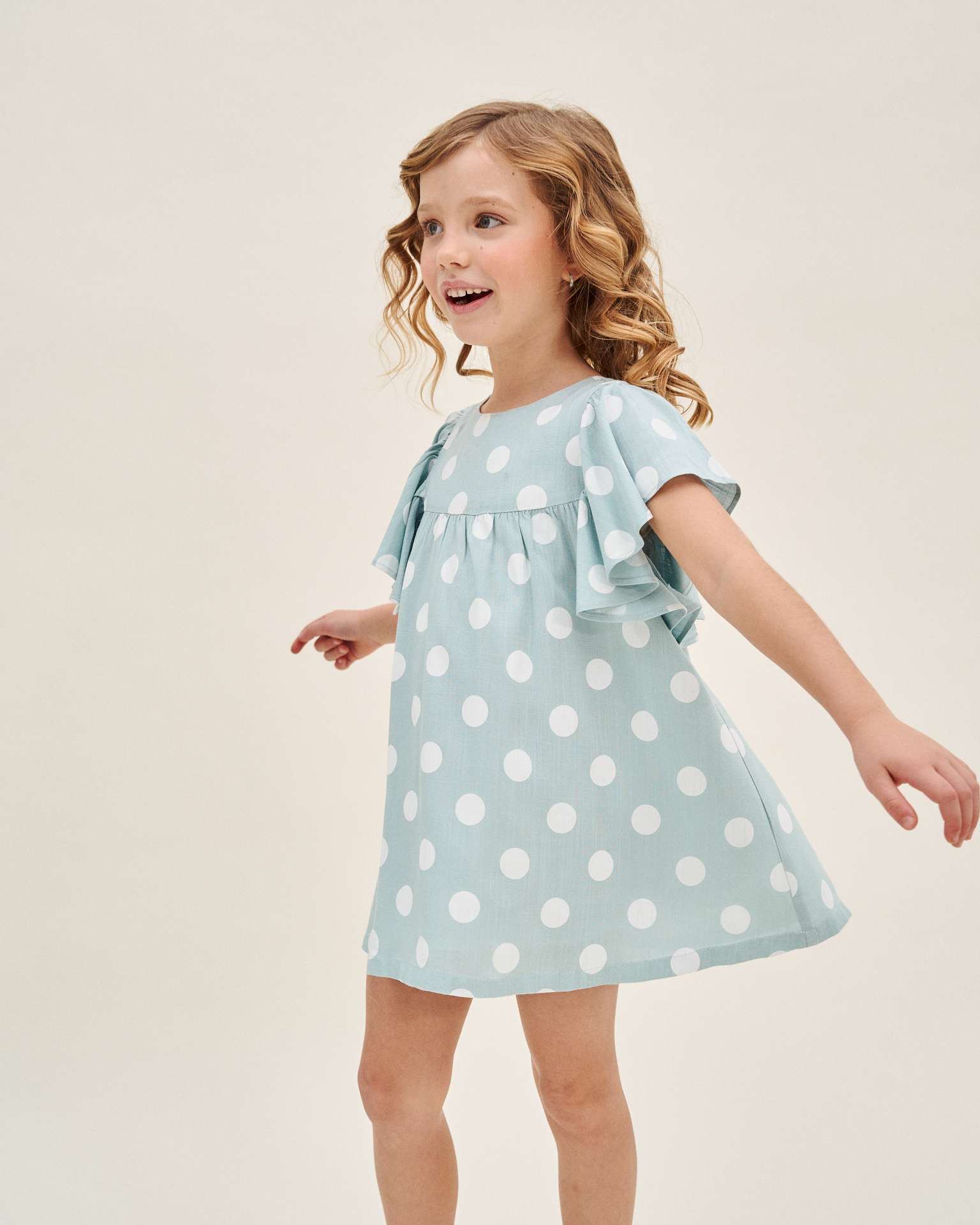 Vestido Infantil com Bolinhas e Laço nas Costas Azul-1
