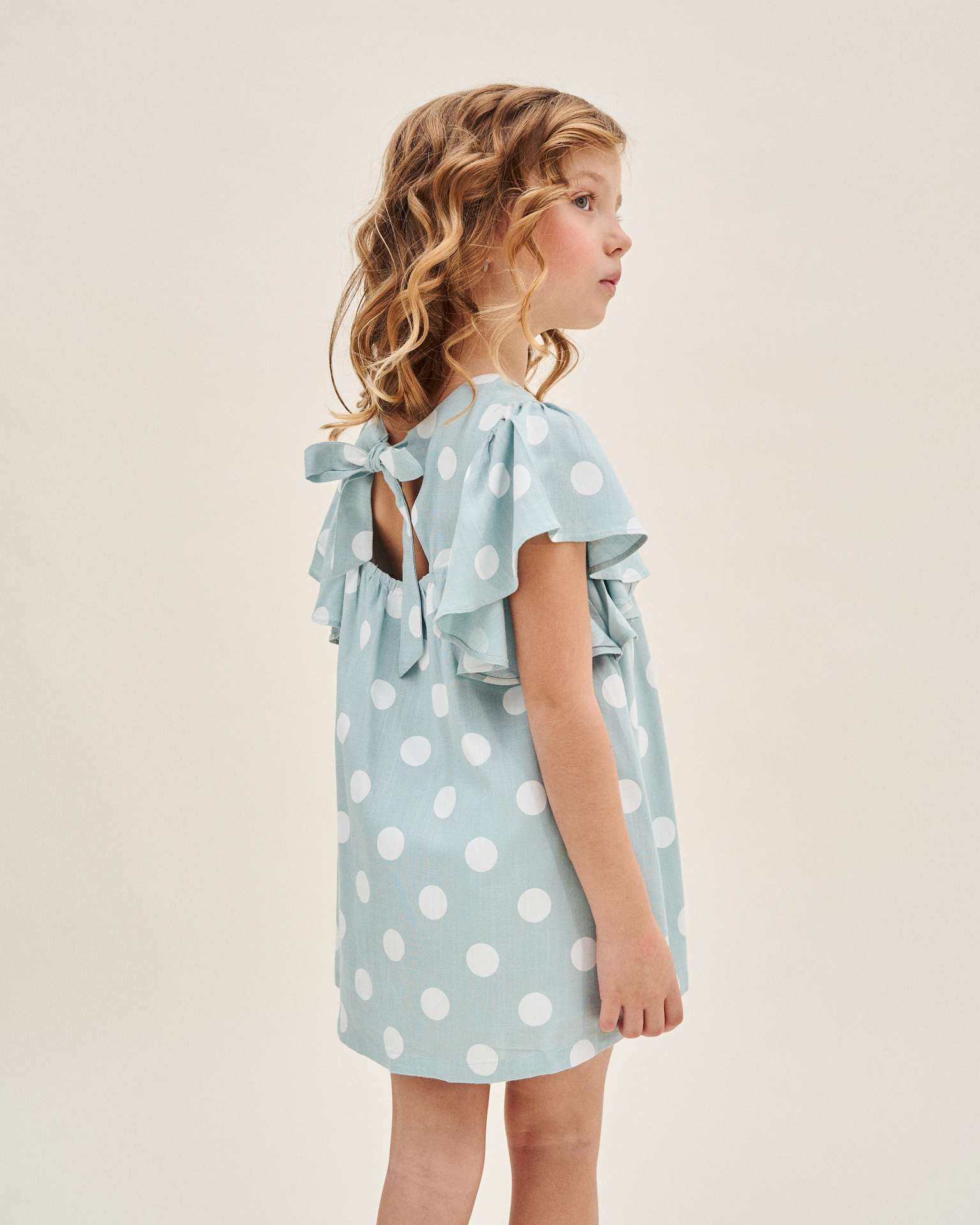 Vestido Infantil com Bolinhas e Laço nas Costas Azul-2