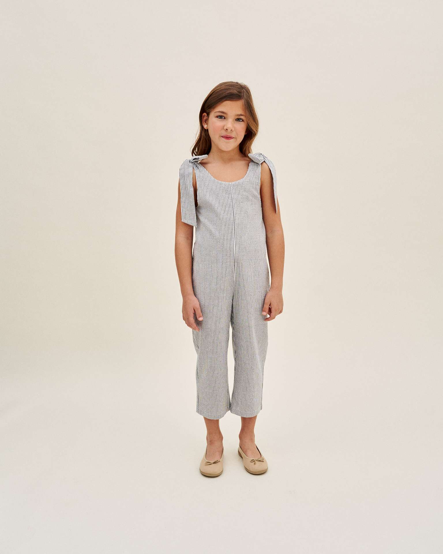 Macacão Infantil Às Riscas com Laçadas nos Ombros Azul-marinho-1