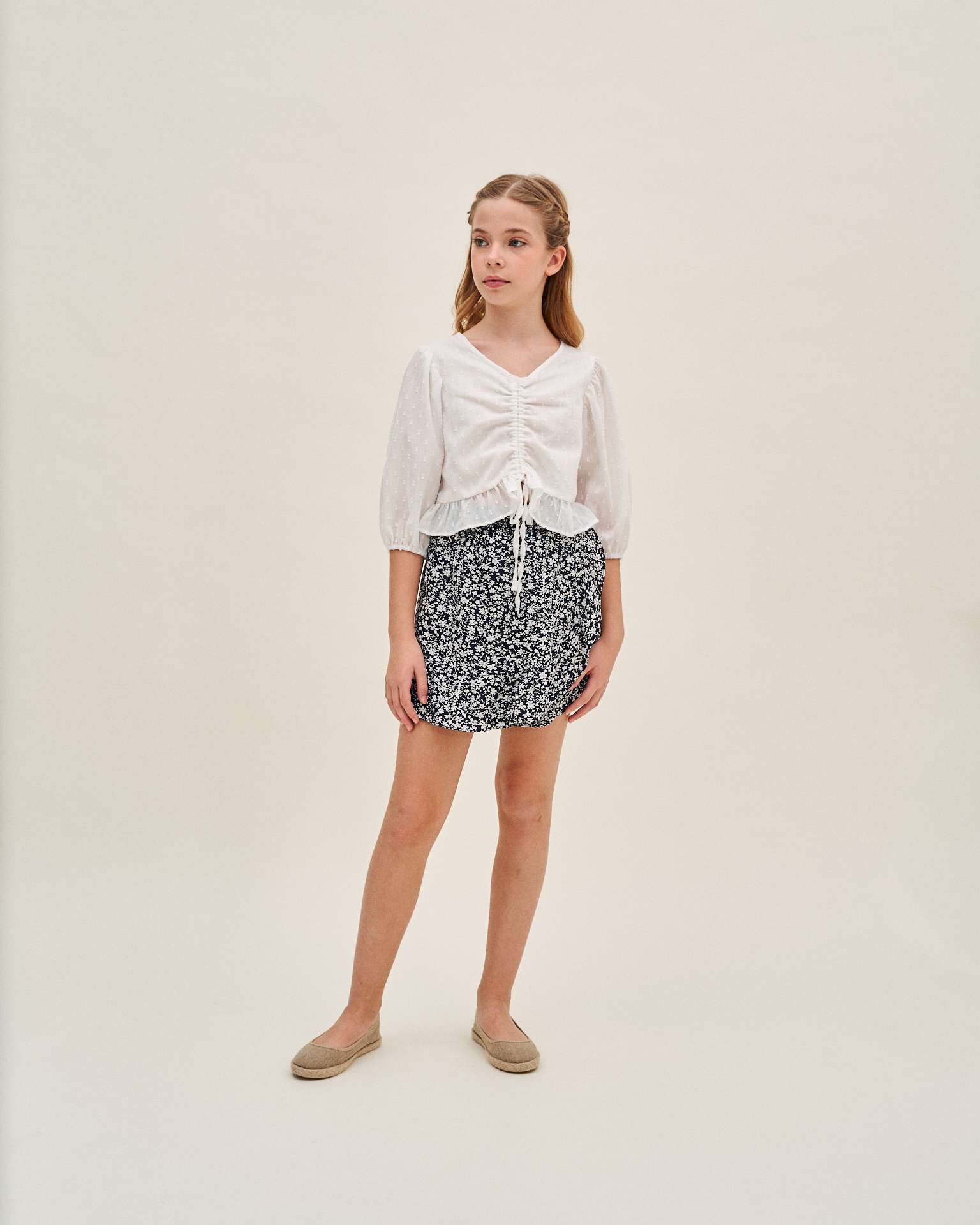 Short Infantil com Estampado de Flores Preto-1