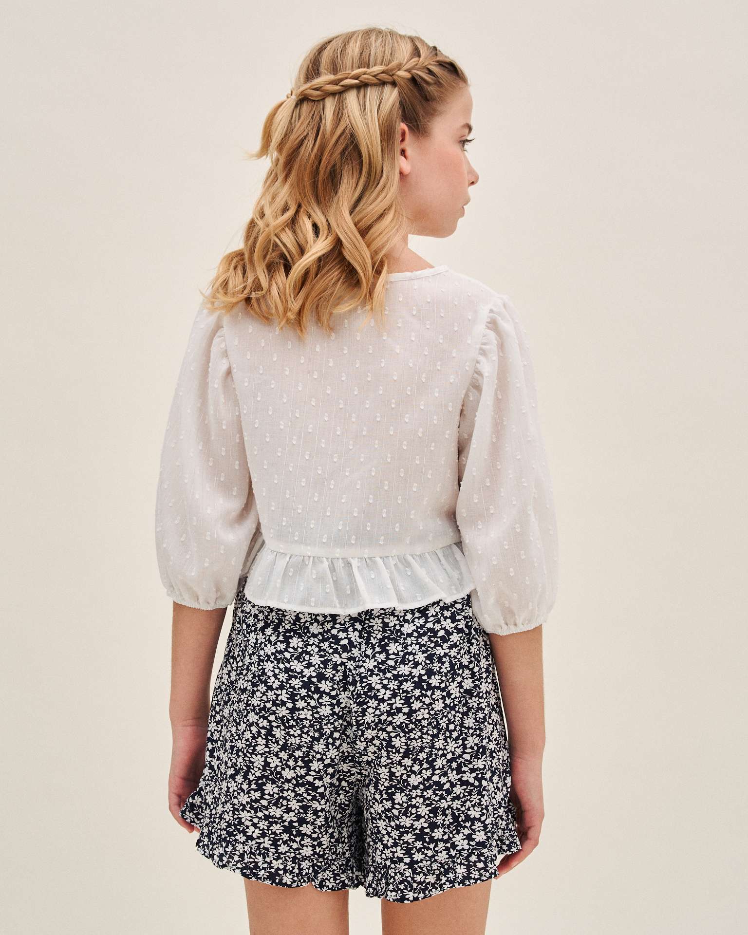 Short Infantil com Estampado de Flores Preto-2