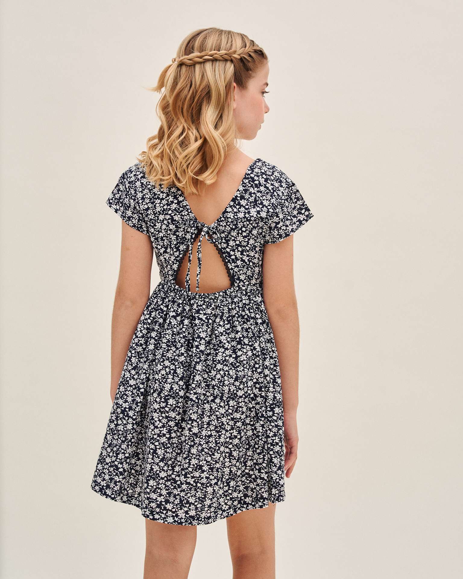 Vestido Infantil em Preto com Estampado de Flores Dadati Azul-escuro-2