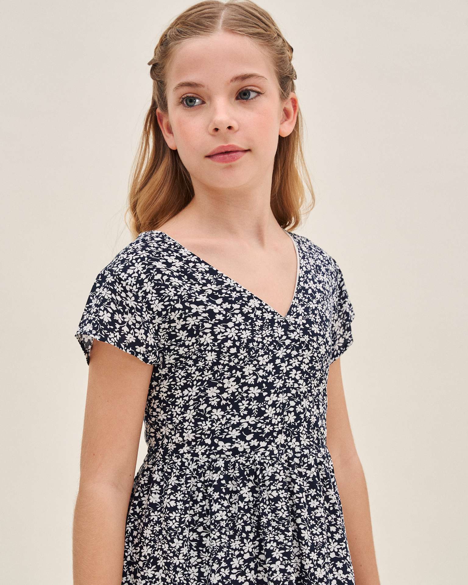 Vestido Infantil em Preto com Estampado de Flores Dadati Azul-escuro-3