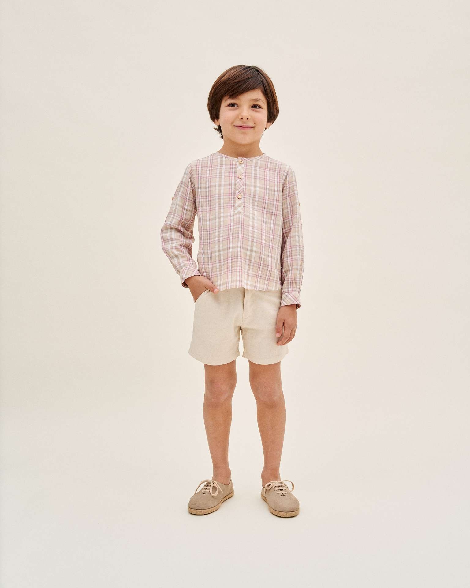 Camisa Infantil Aos Quadrados com Gola À Padre Castanho-claro-1