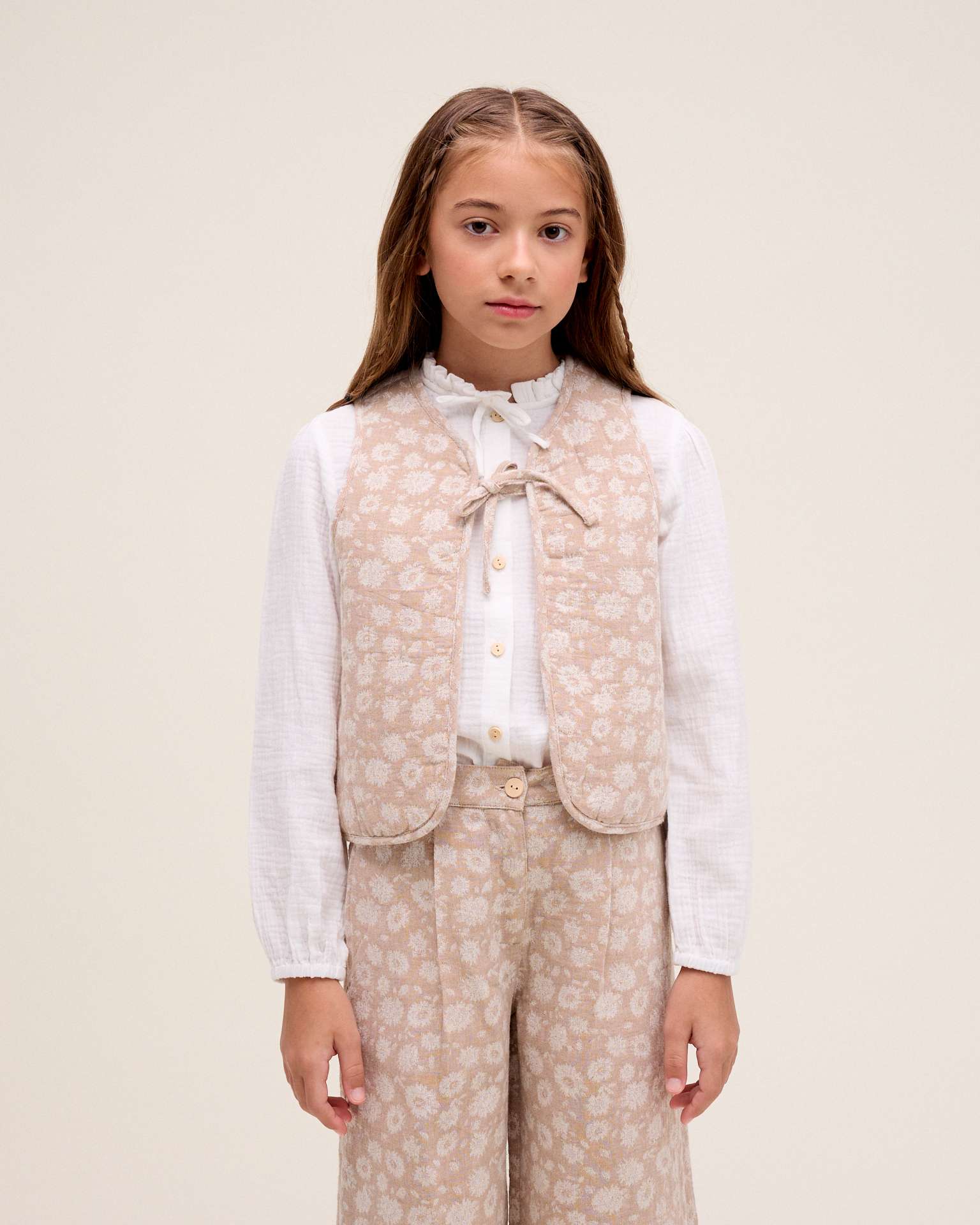 Colete Infantil com Estampado Floral e Detalhe de Laço Natural-1