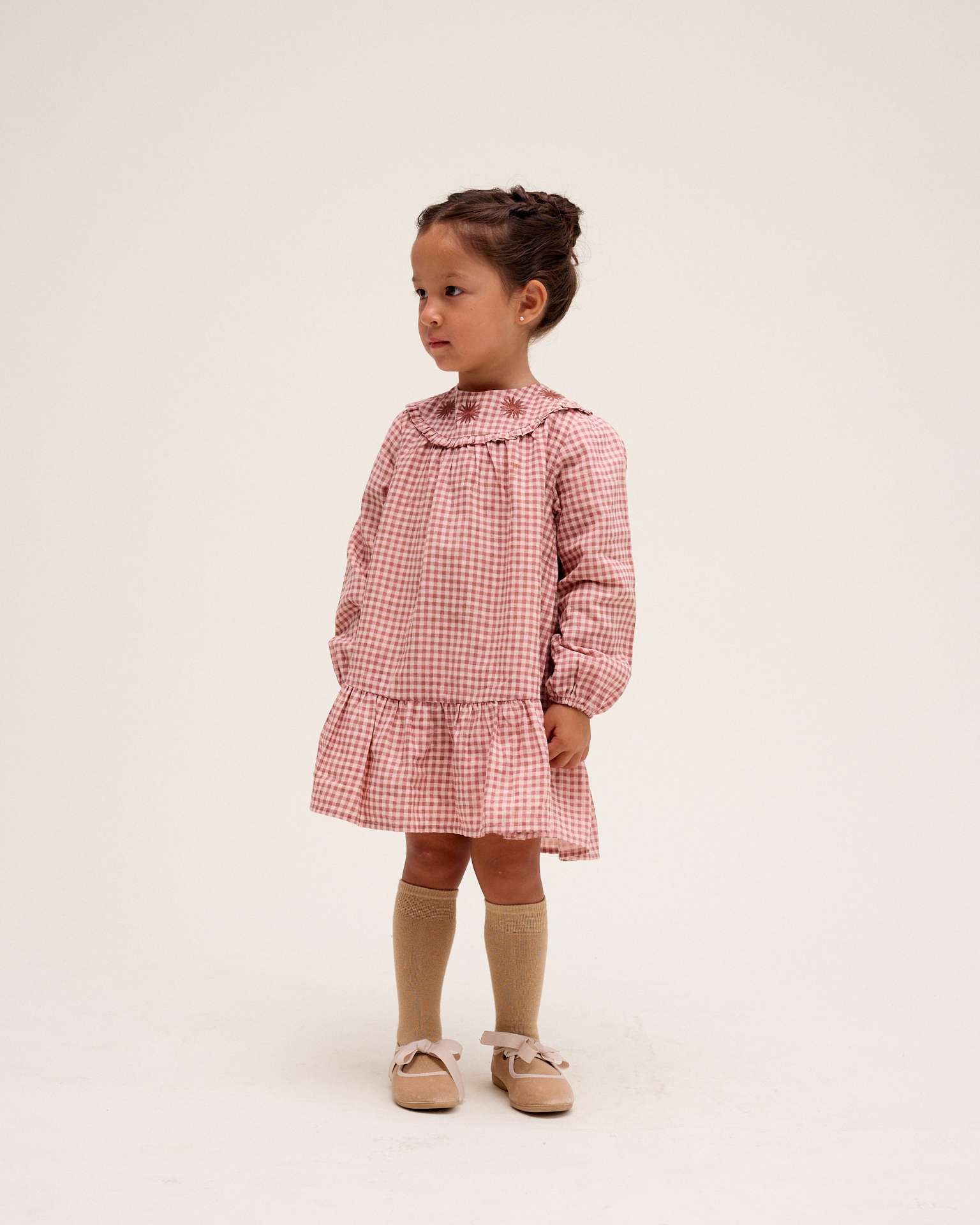 Vestido Aos Quadrados Infantil e Detalhe de Flores Bordadas Rosa-claro-1