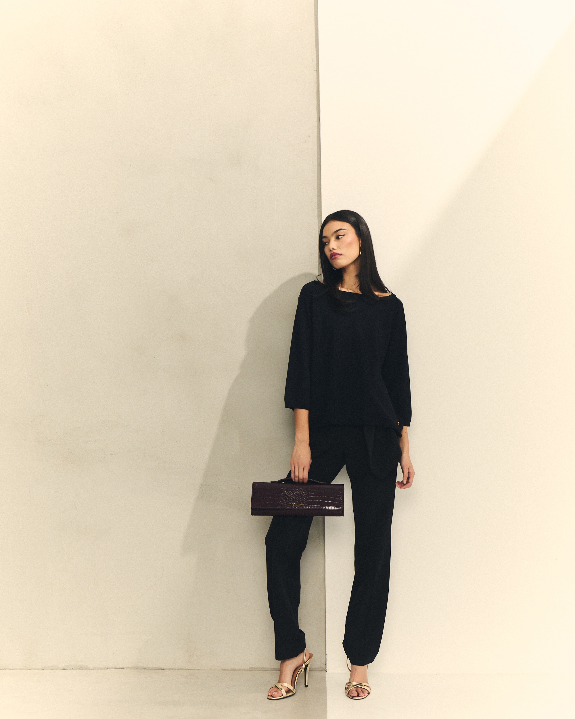Camisola de Malha com Manga 3/4 e Ombros Ranglan Preto-3
