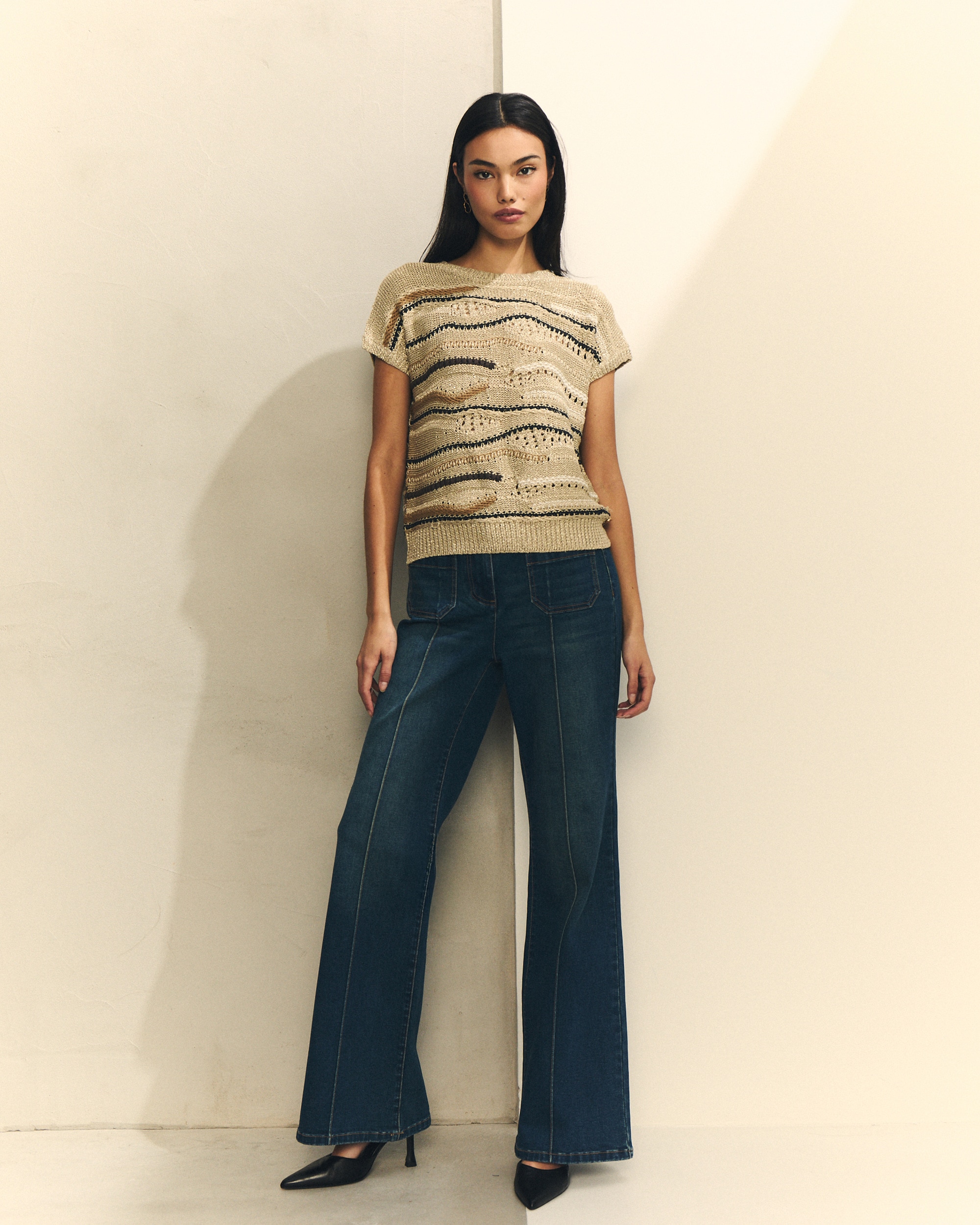 Camisola de Malha com Perfurados e Brilho Ocre-2
