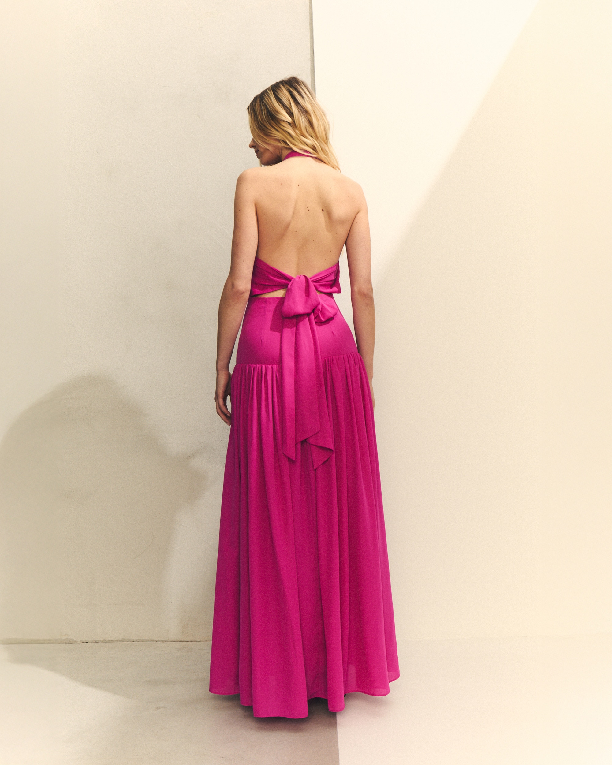 Vestido Comprido com Gola Halter Fúcsia-4