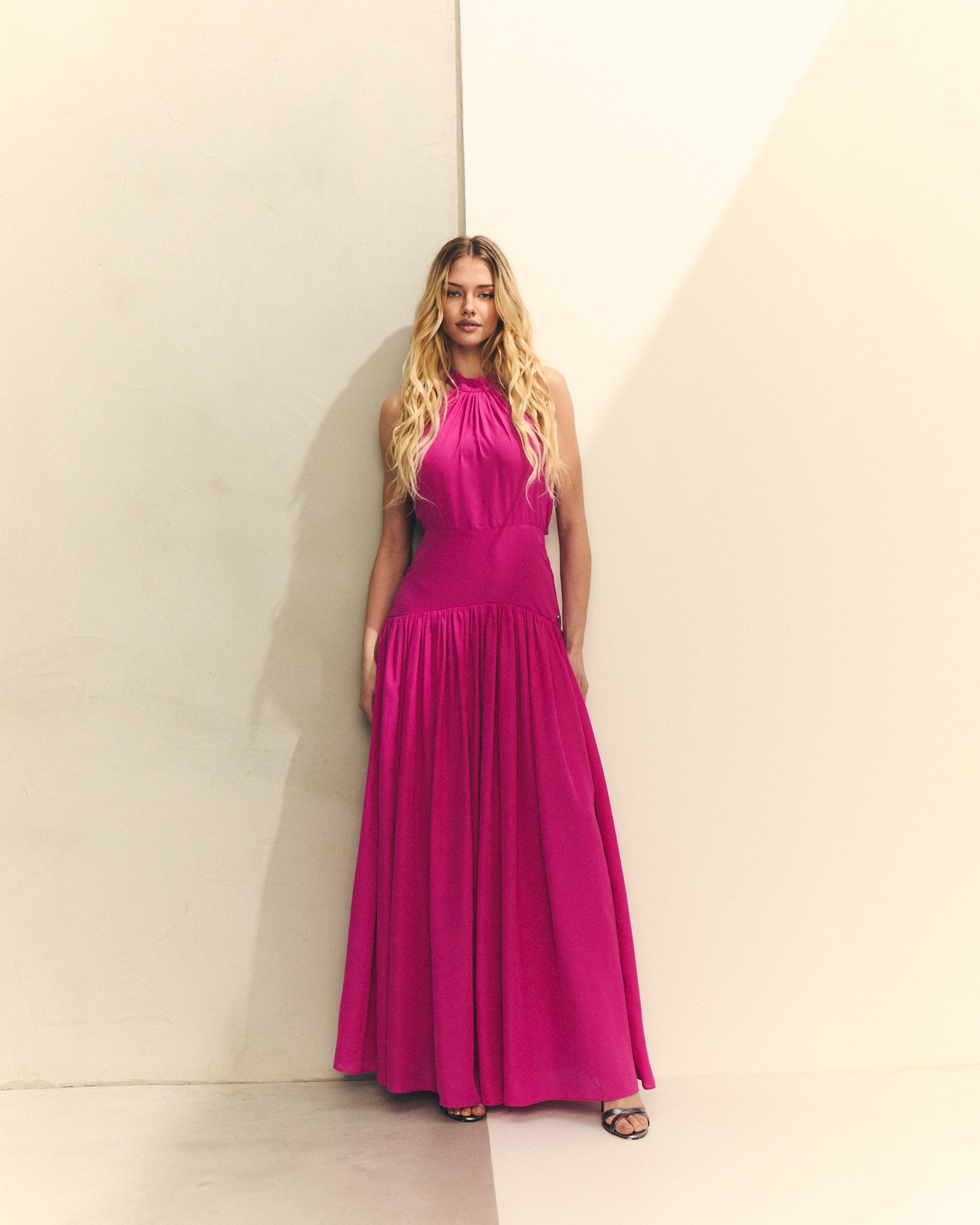 Imagem 0 de Vestido Comprido com Gola Halter