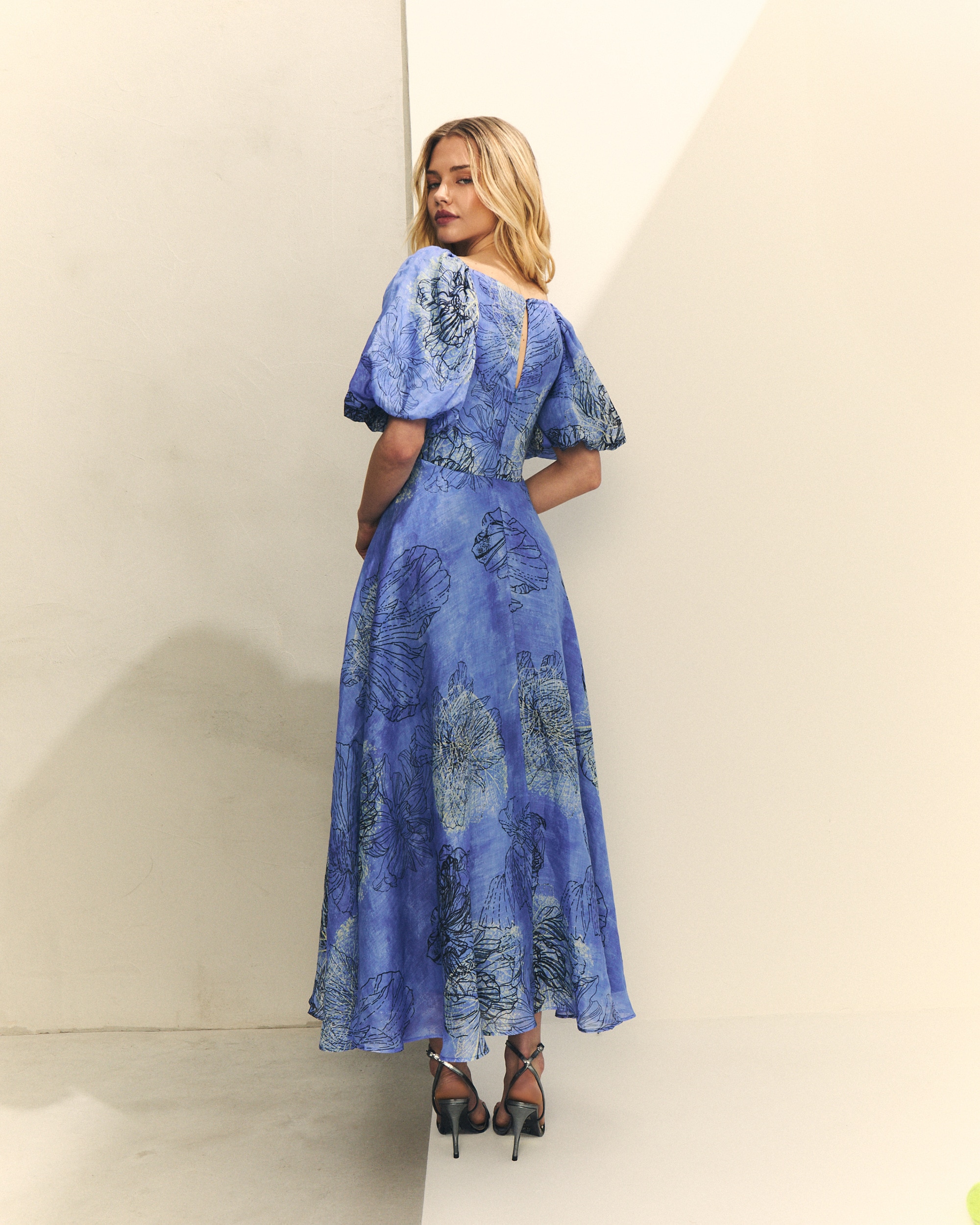Vestido Midi com Mangas Abalonadas com Estampado Floral Azul-4