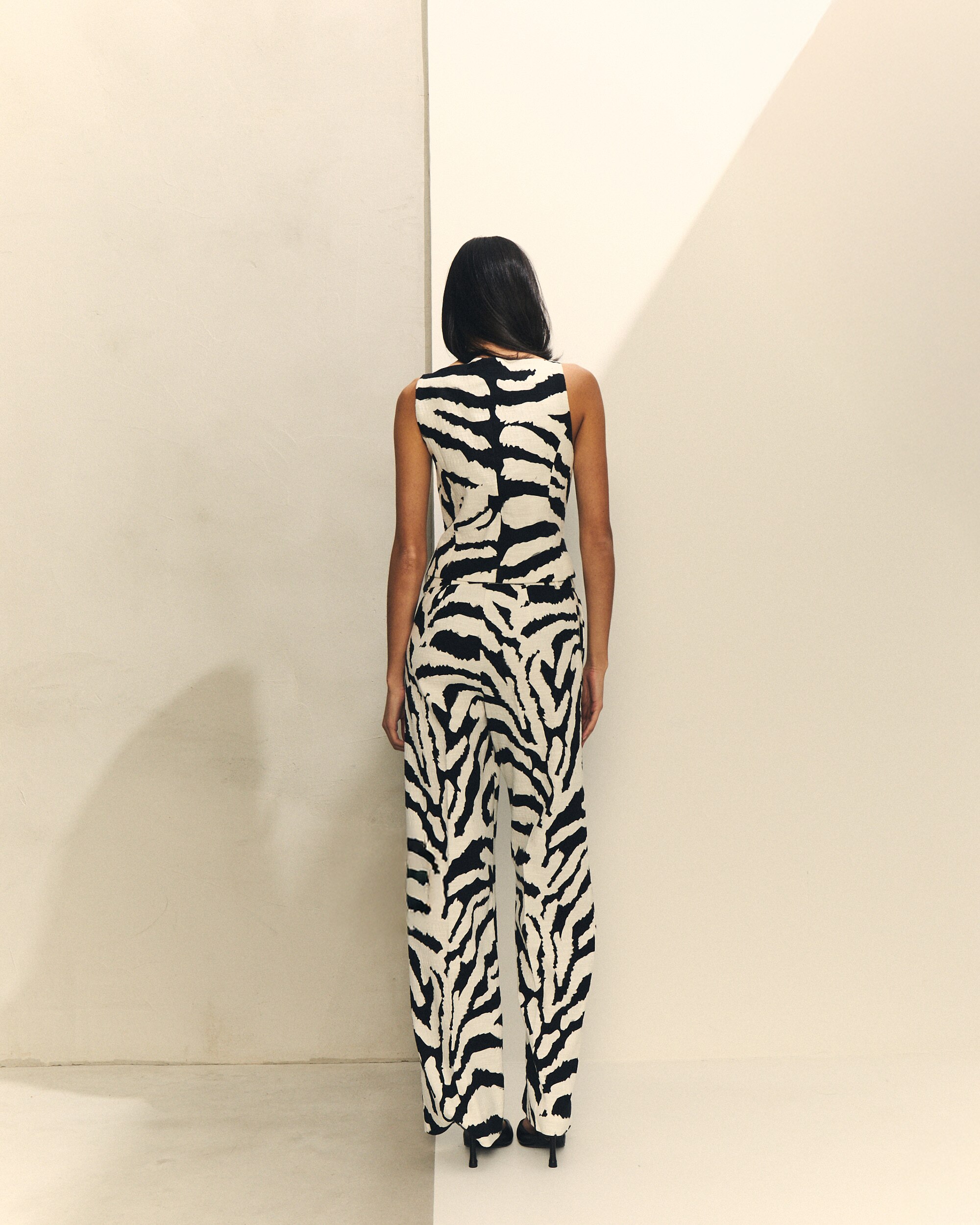 Blusa com Estampado de Zebra Branco / Preto-5
