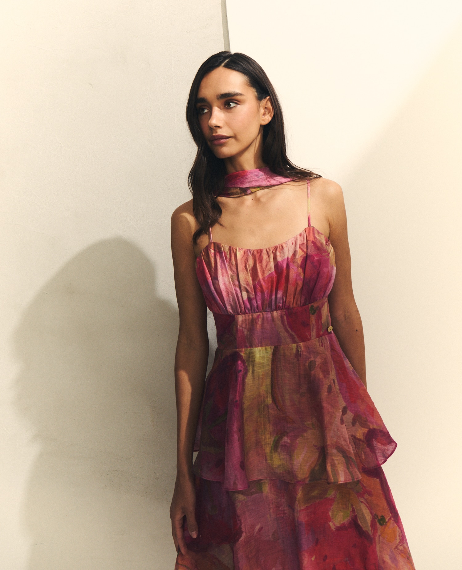 Vestido com Folhos Fluido e Écharpe em Conjunto Multicolor-4