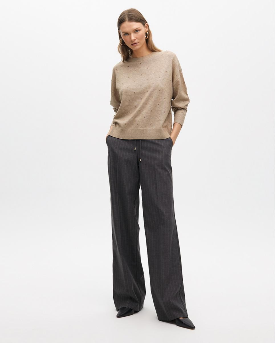 Camisola com Decote Redondo e Strass Bege-6