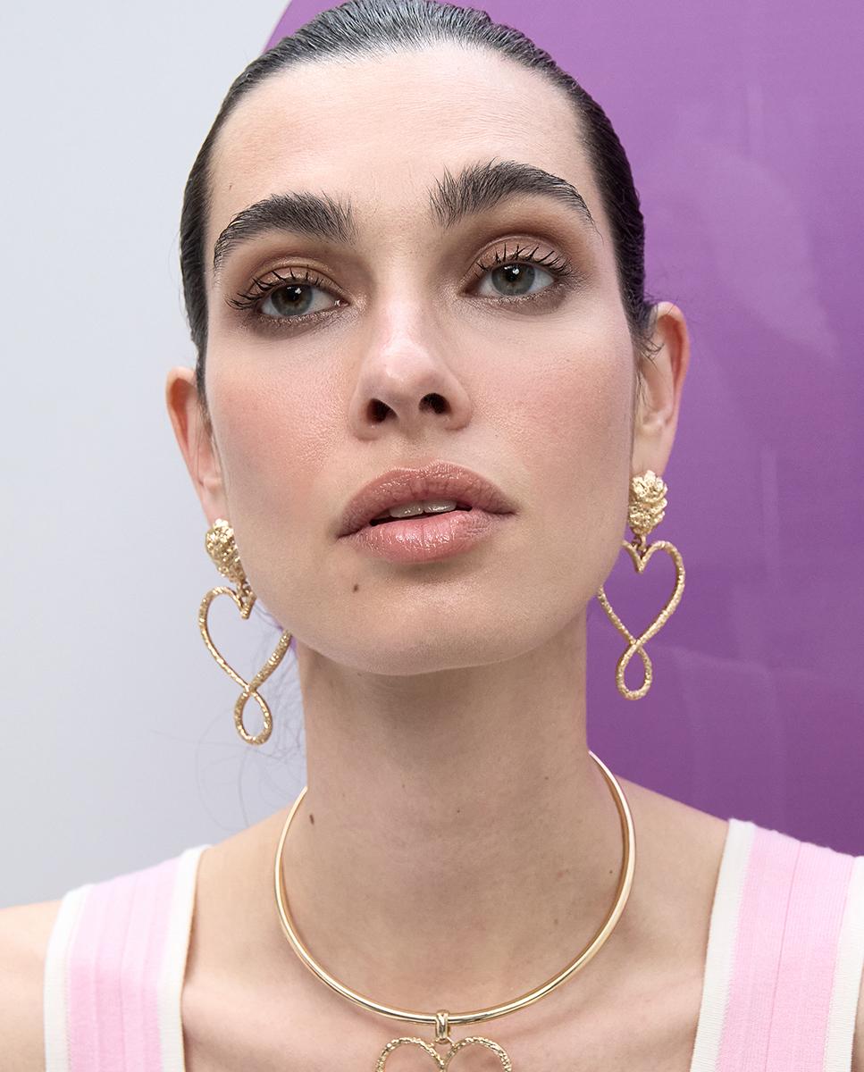 Choker Coração Infinito com Textura Martelada Dourado-4