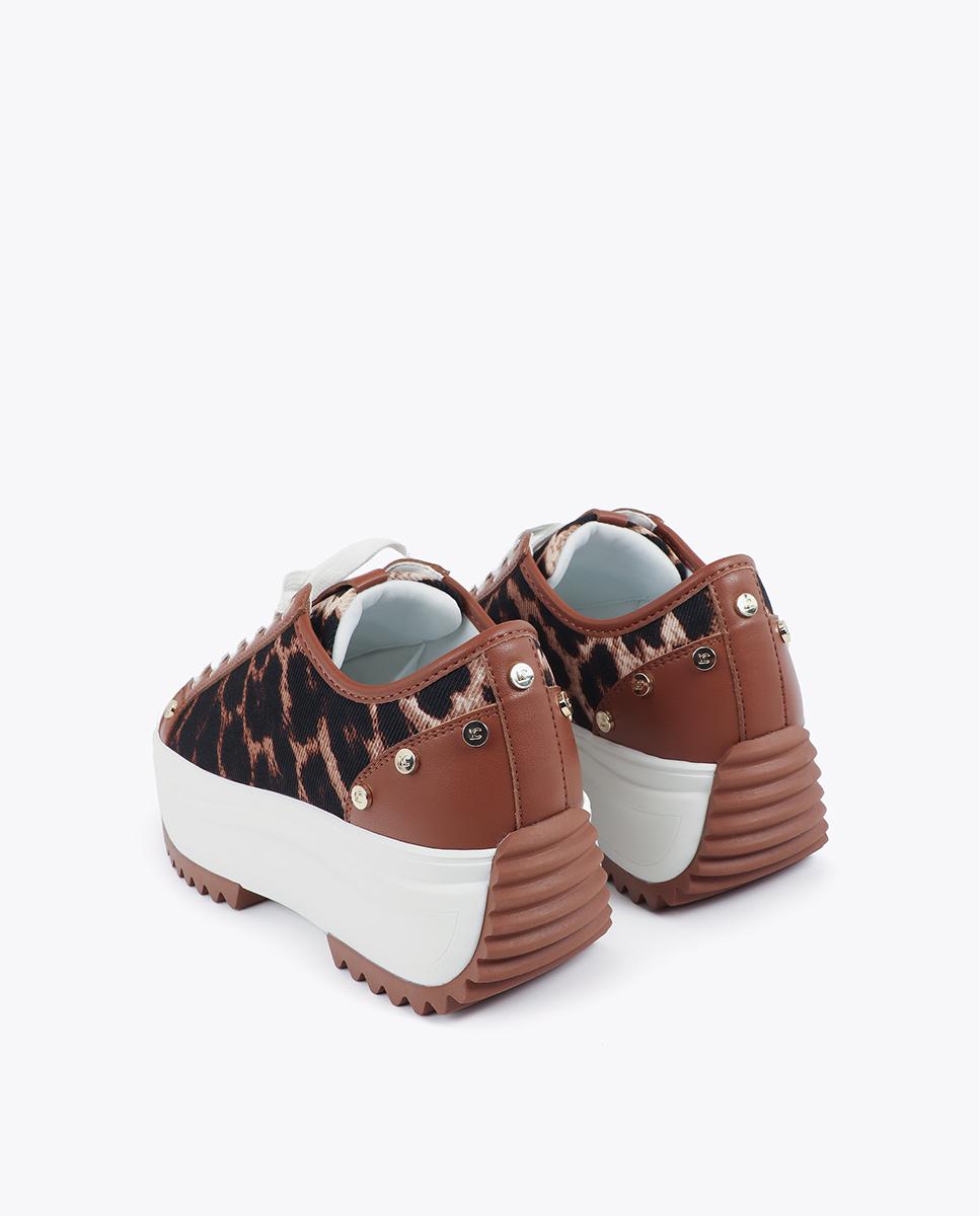Sapatilhas Plataforma Animal Print com Tachas Castanho-2