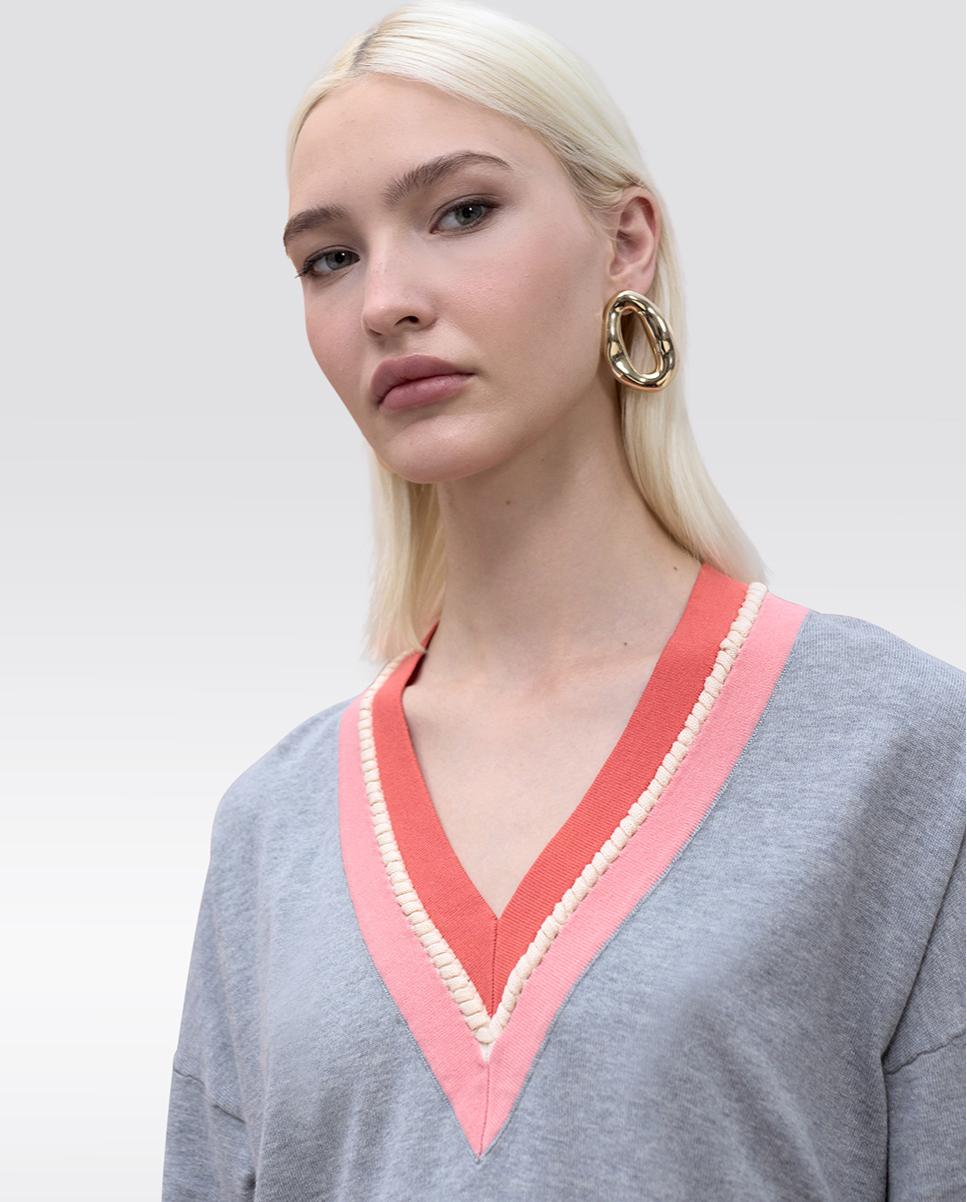 Camisola com Gola em V e Detalhe Entrançado Cinzento-2