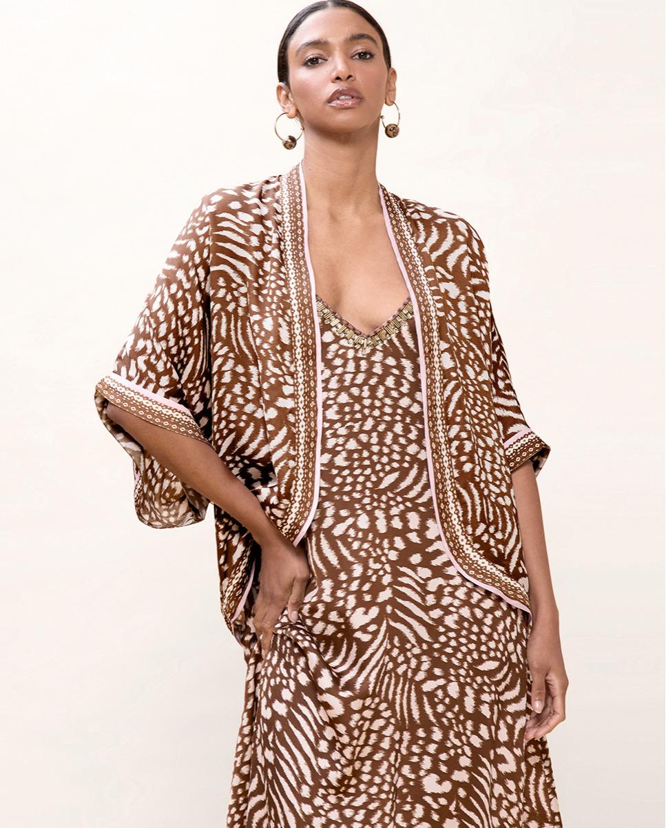 Imagem 0 de Casaco Tipo Kimono com Estampado de Manchas