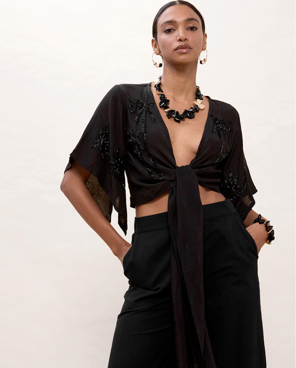 Blusa com Nó e Detalhes Preto-2
