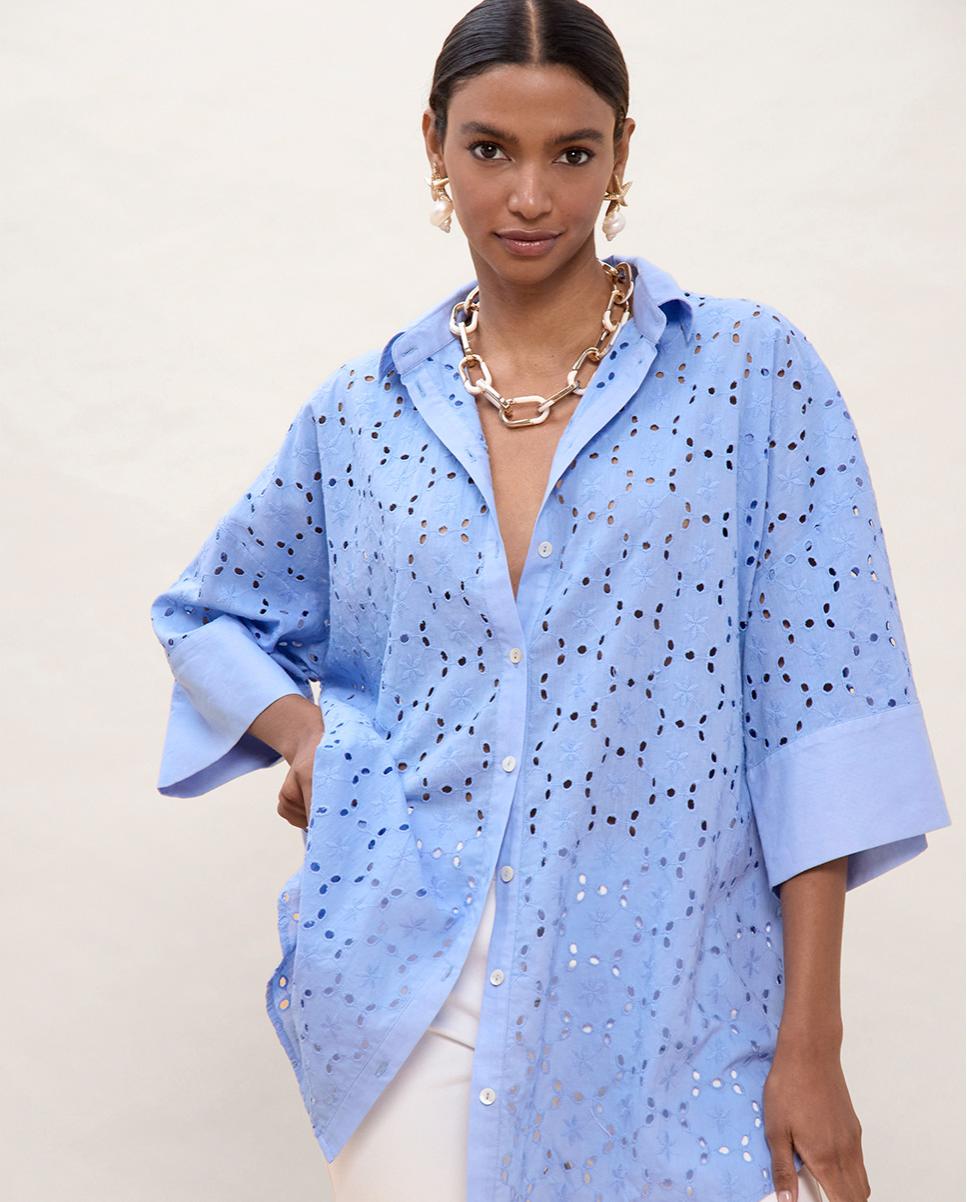 Imagem 0 de Camisa Oversize com Bordado Suíço