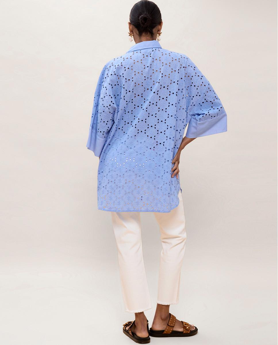 Camisa Oversize com Bordado Suíço Azul-3