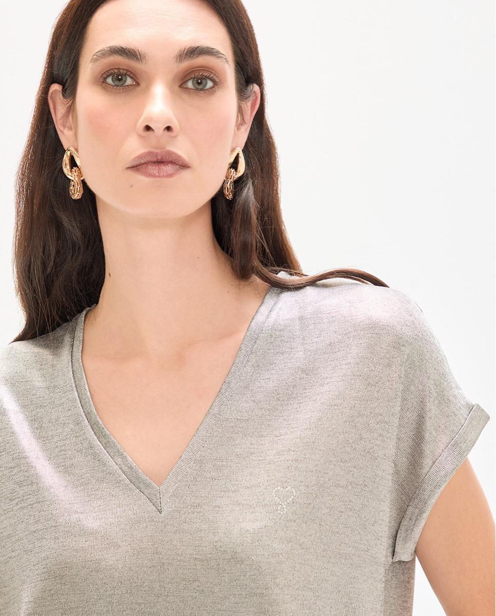 T-shirt em Tecido Laminado com Decote em V Prata-4